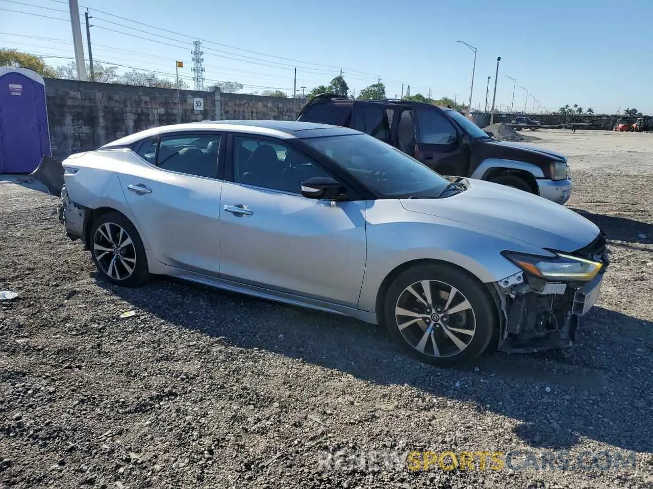 4 Photograph of a damaged car 1N4AA6DV3LC361192 NISSAN MAXIMA 2020