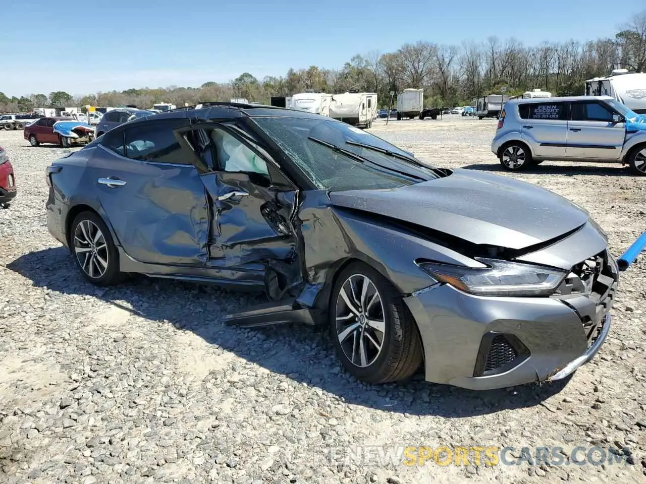 4 Photograph of a damaged car 1N4AA6DV4LC379040 NISSAN MAXIMA 2020