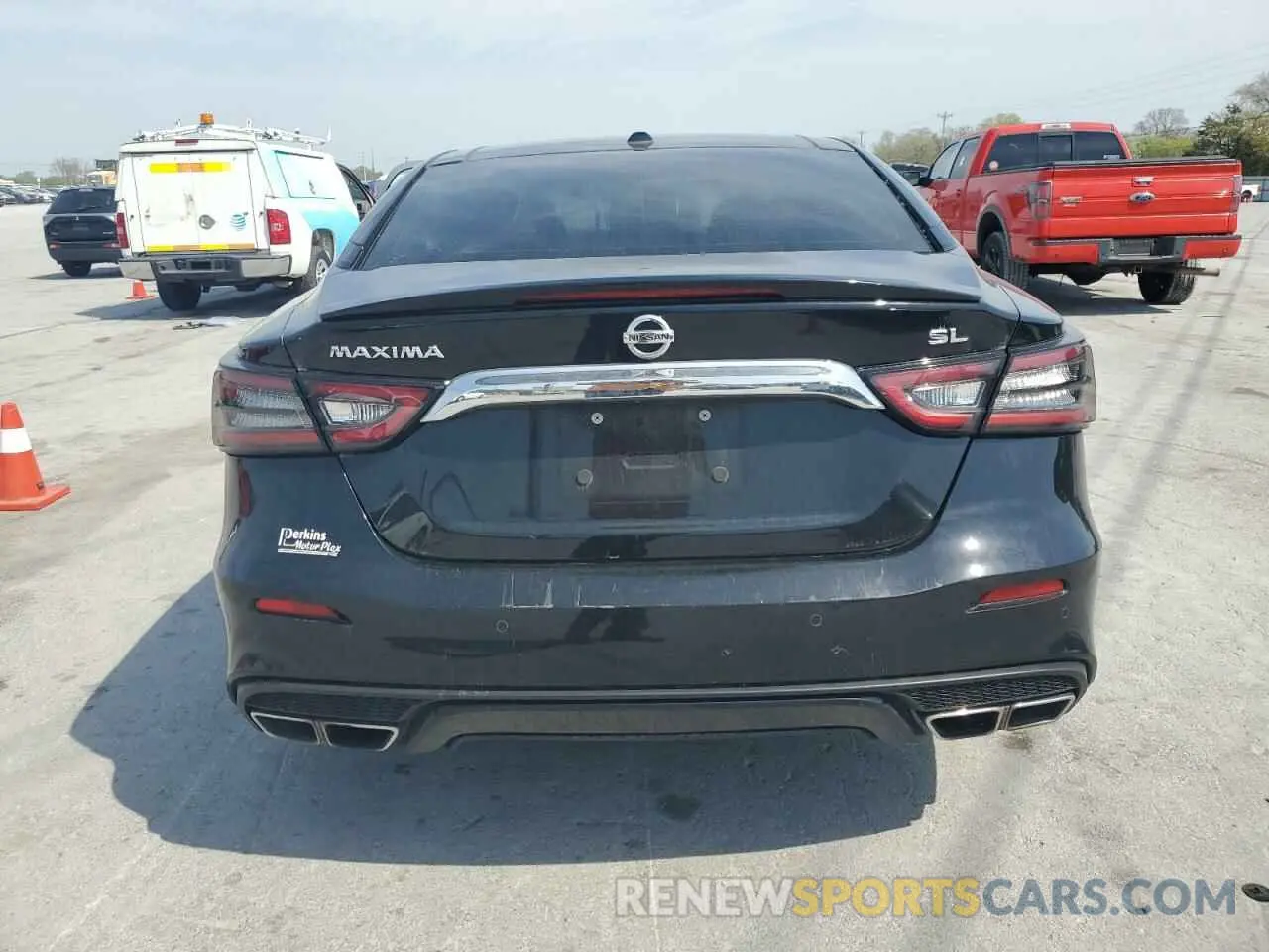 6 Photograph of a damaged car 1N4AA6DV5LC375370 NISSAN MAXIMA 2020
