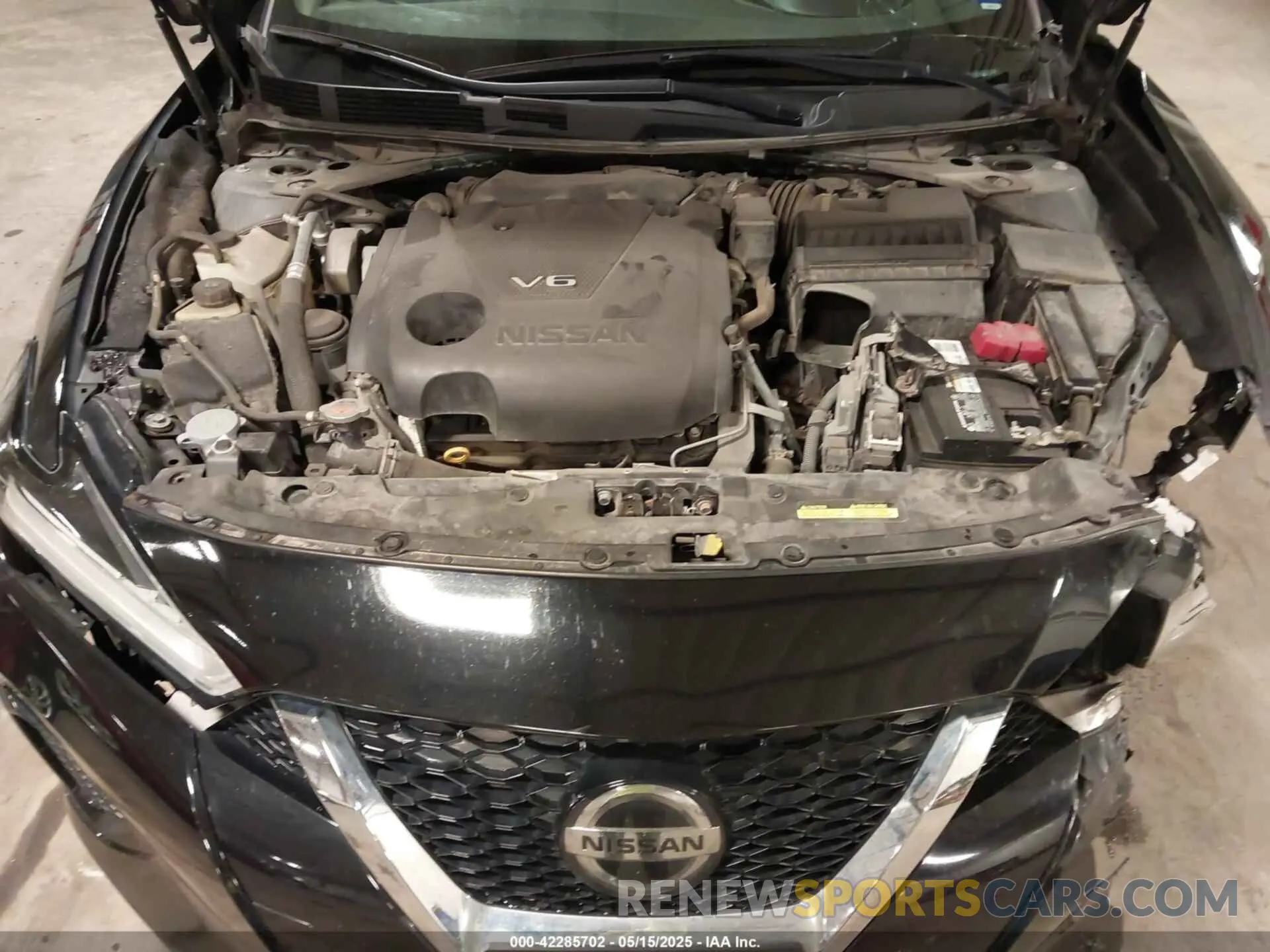 10 Photograph of a damaged car 1N4AA6DV5LC379452 NISSAN MAXIMA 2020