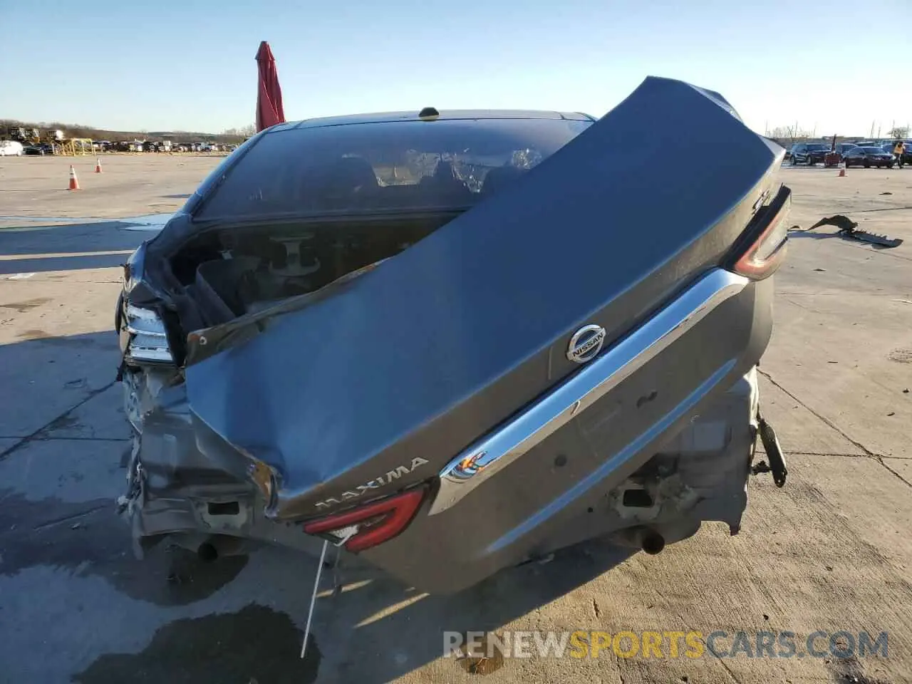 6 Photograph of a damaged car 1N4AA6DV6LC374146 NISSAN MAXIMA 2020