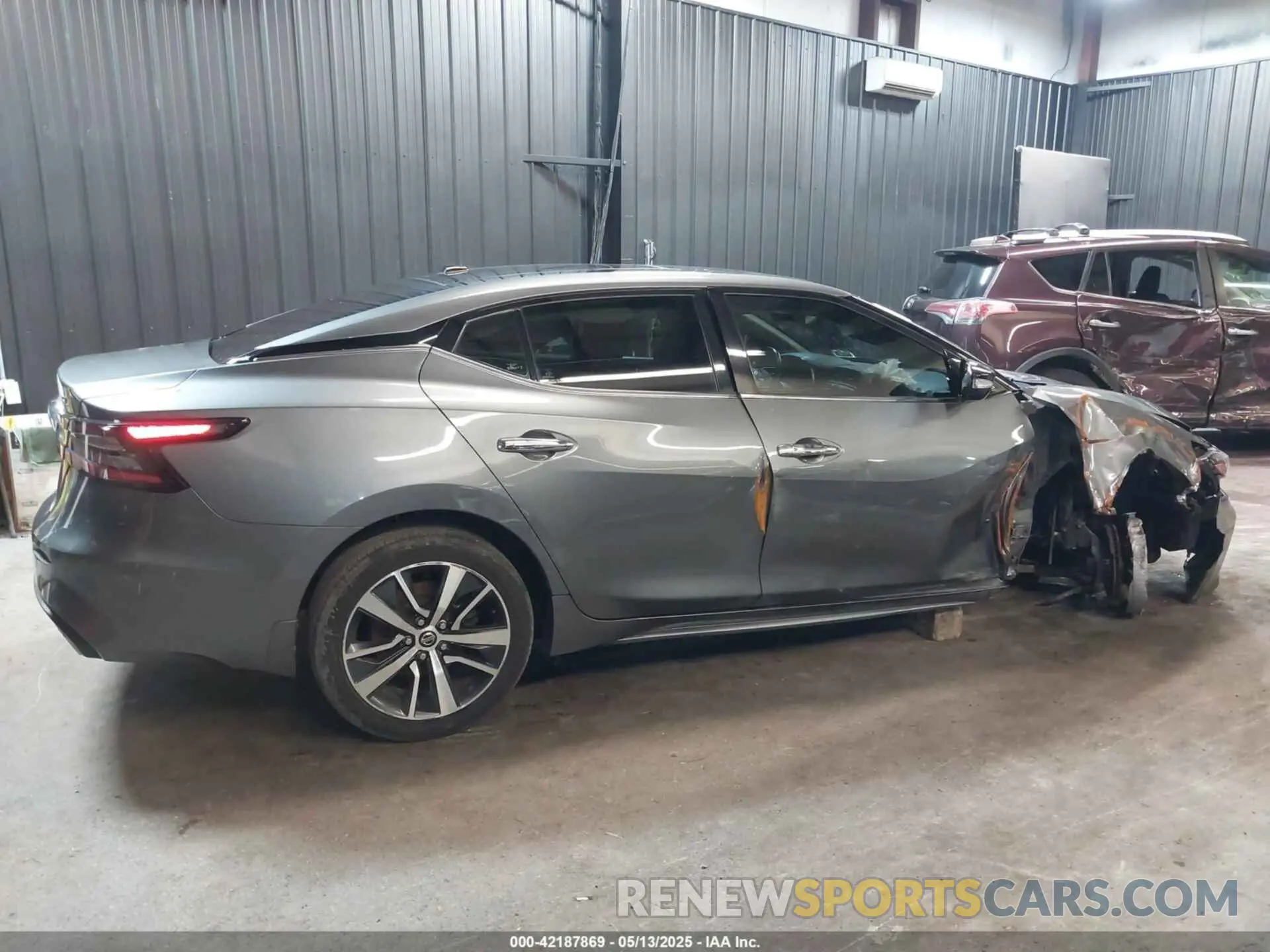 13 Photograph of a damaged car 1N4AA6DV9LC379938 NISSAN MAXIMA 2020
