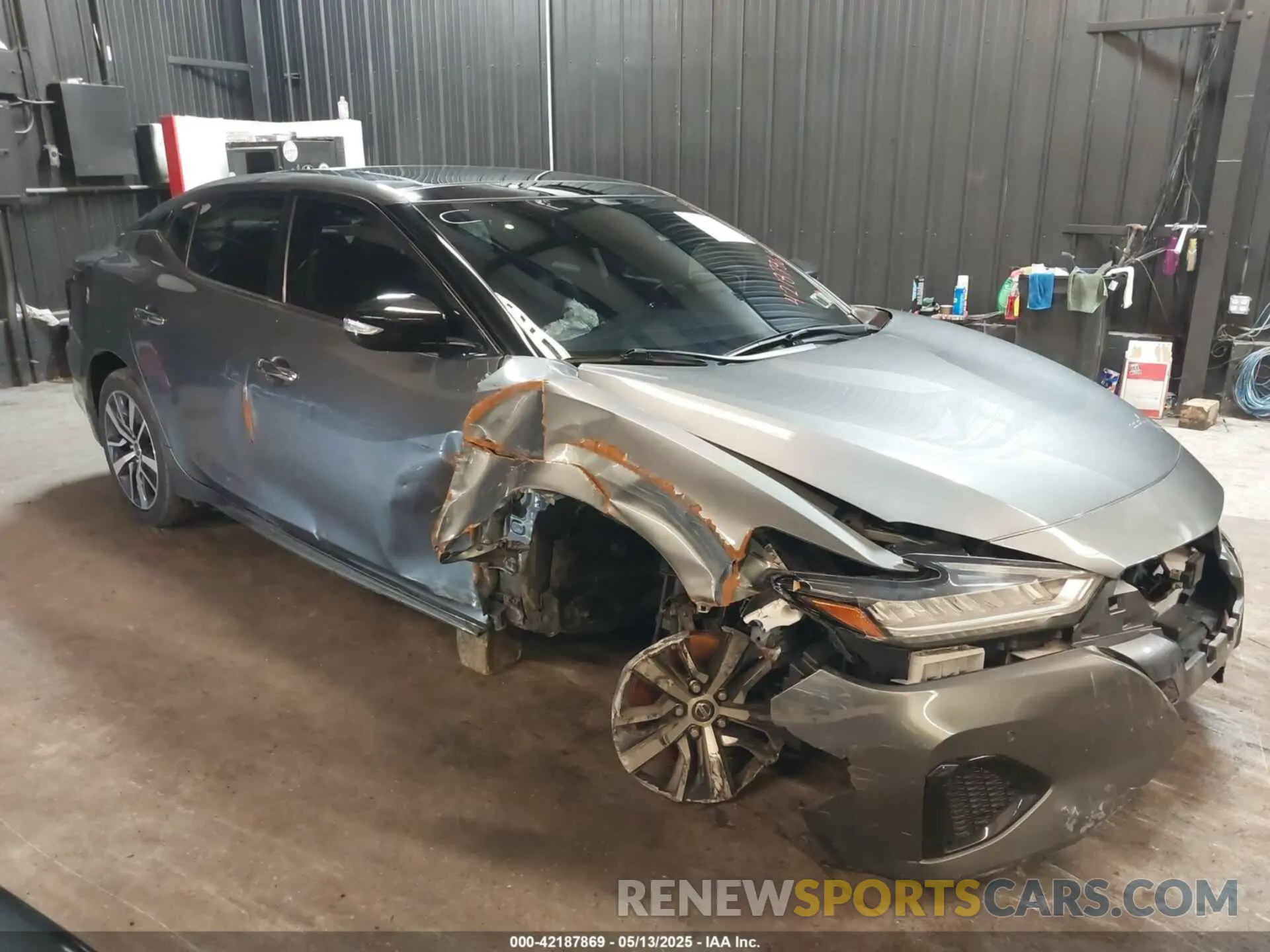 6 Photograph of a damaged car 1N4AA6DV9LC379938 NISSAN MAXIMA 2020