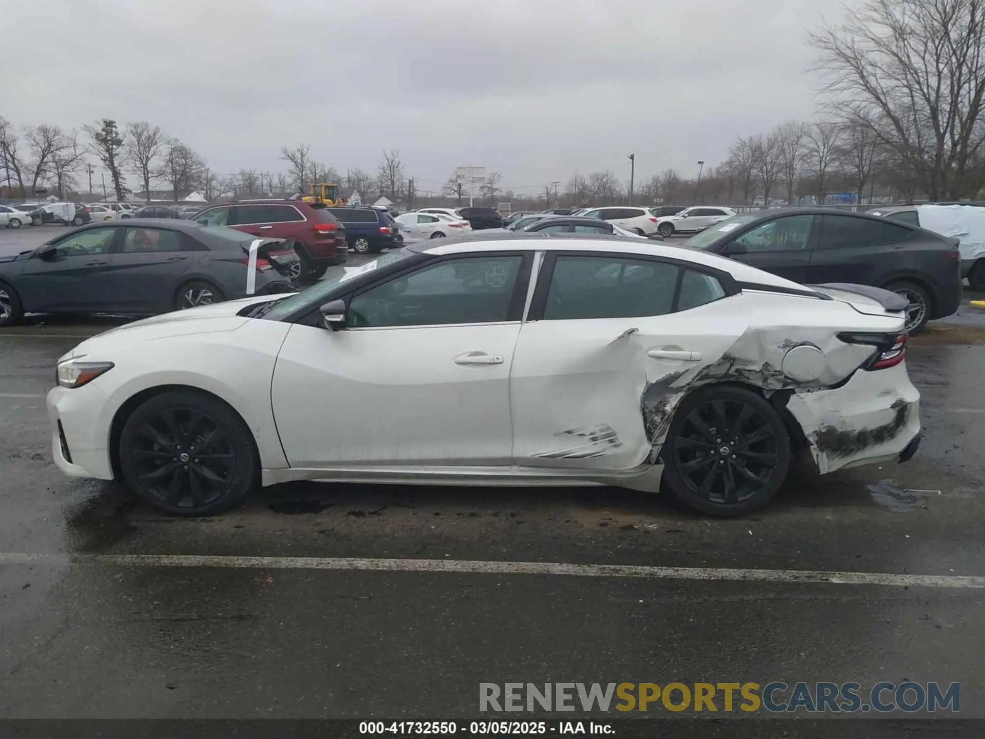 14 Photograph of a damaged car 1N4AA6EV1LC373694 NISSAN MAXIMA 2020