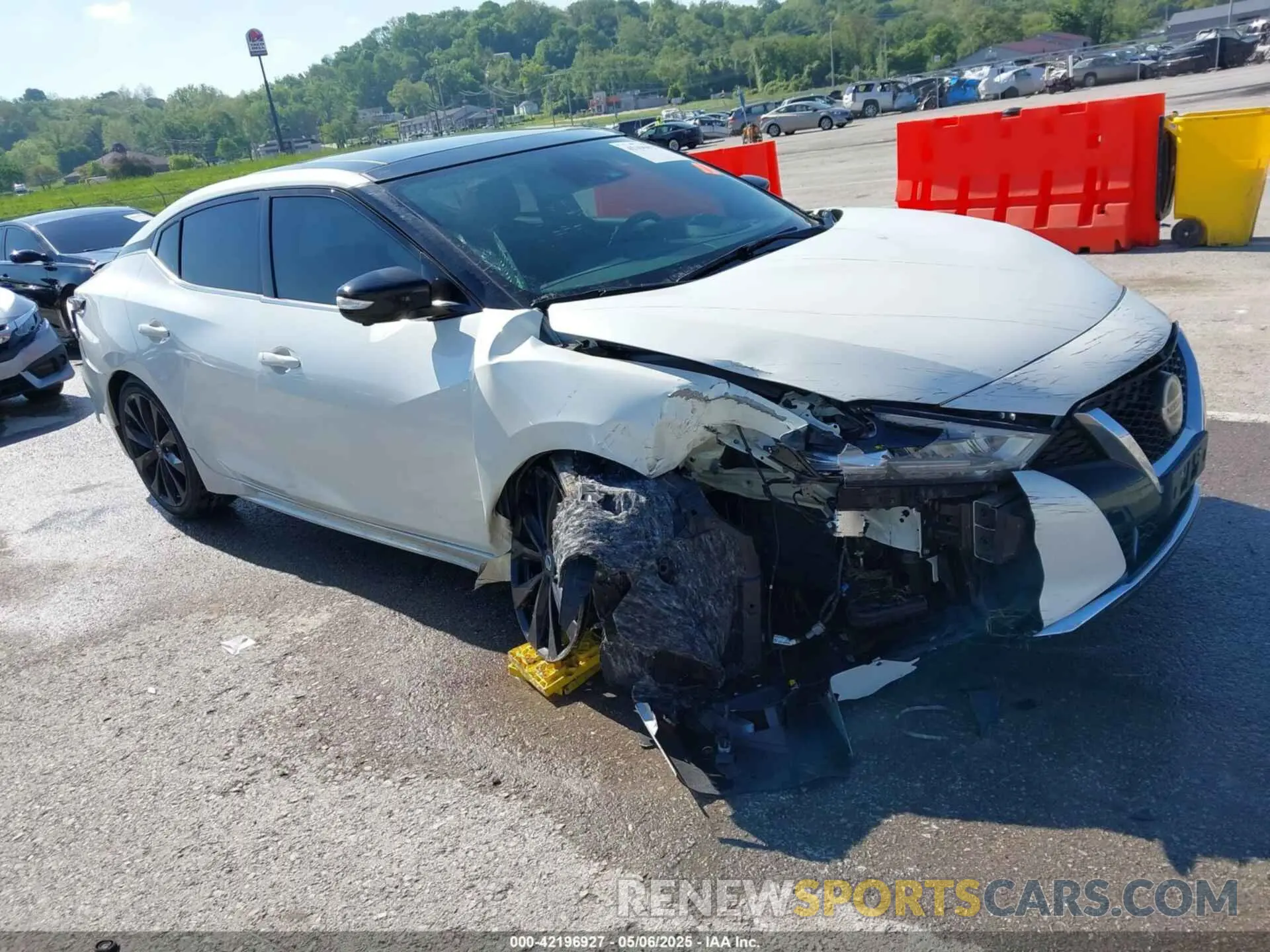 1 Photograph of a damaged car 1N4AA6EV2LC374904 NISSAN MAXIMA 2020