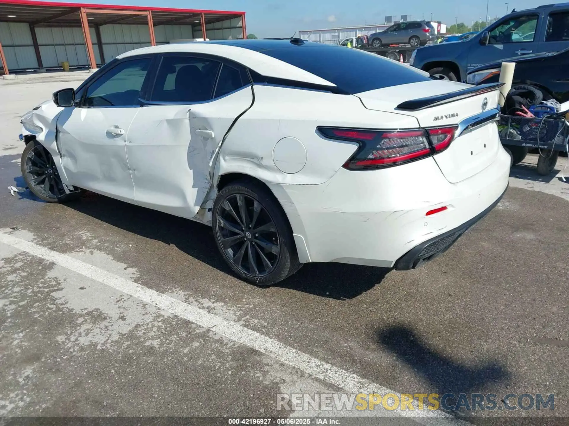 3 Photograph of a damaged car 1N4AA6EV2LC374904 NISSAN MAXIMA 2020