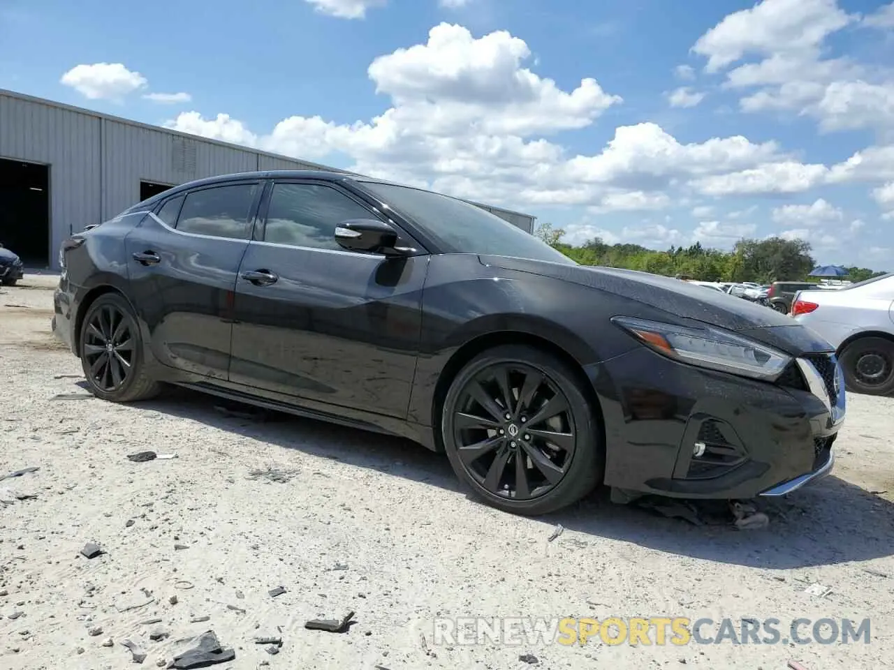 4 Photograph of a damaged car 1N4AA6EV4LC381014 NISSAN MAXIMA 2020
