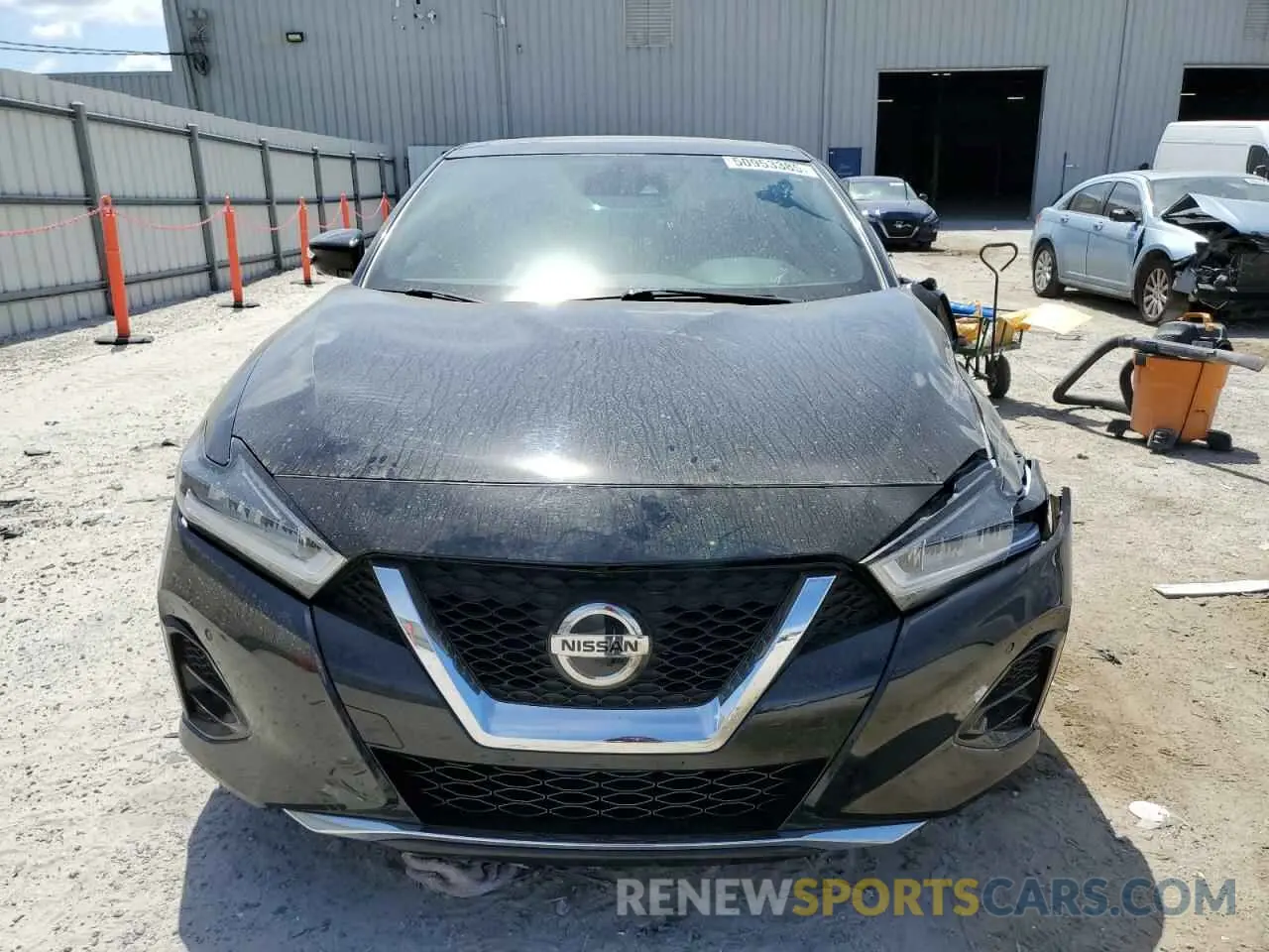 5 Photograph of a damaged car 1N4AA6EV4LC381014 NISSAN MAXIMA 2020