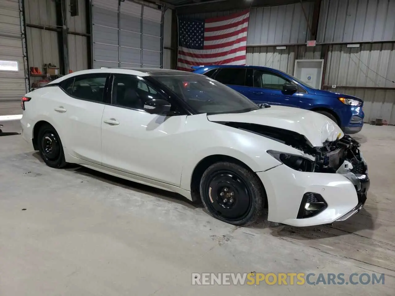 4 Photograph of a damaged car 1N4AA6EV5LC374850 NISSAN MAXIMA 2020