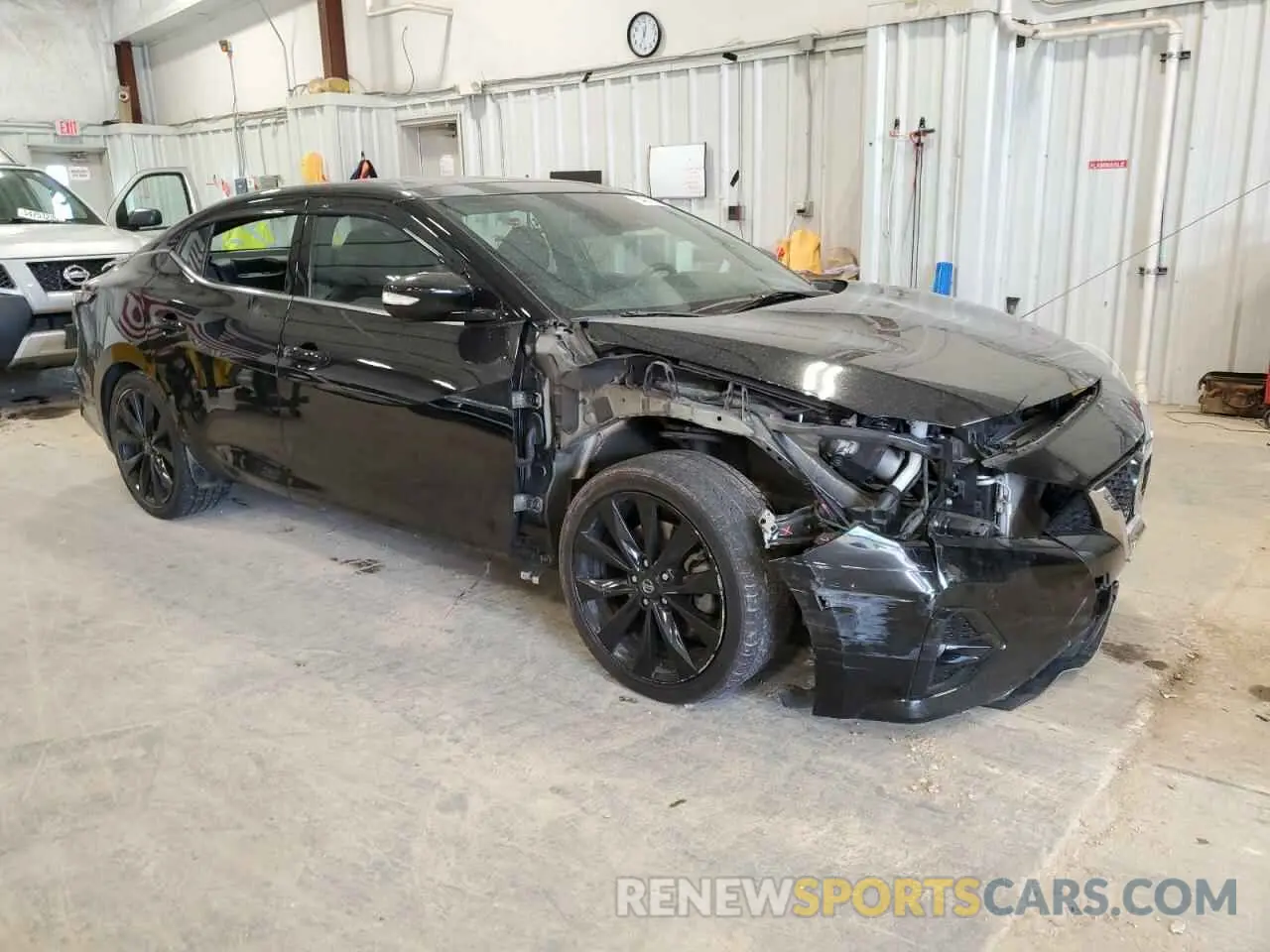 4 Photograph of a damaged car 1N4AA6EV9LC365861 NISSAN MAXIMA 2020