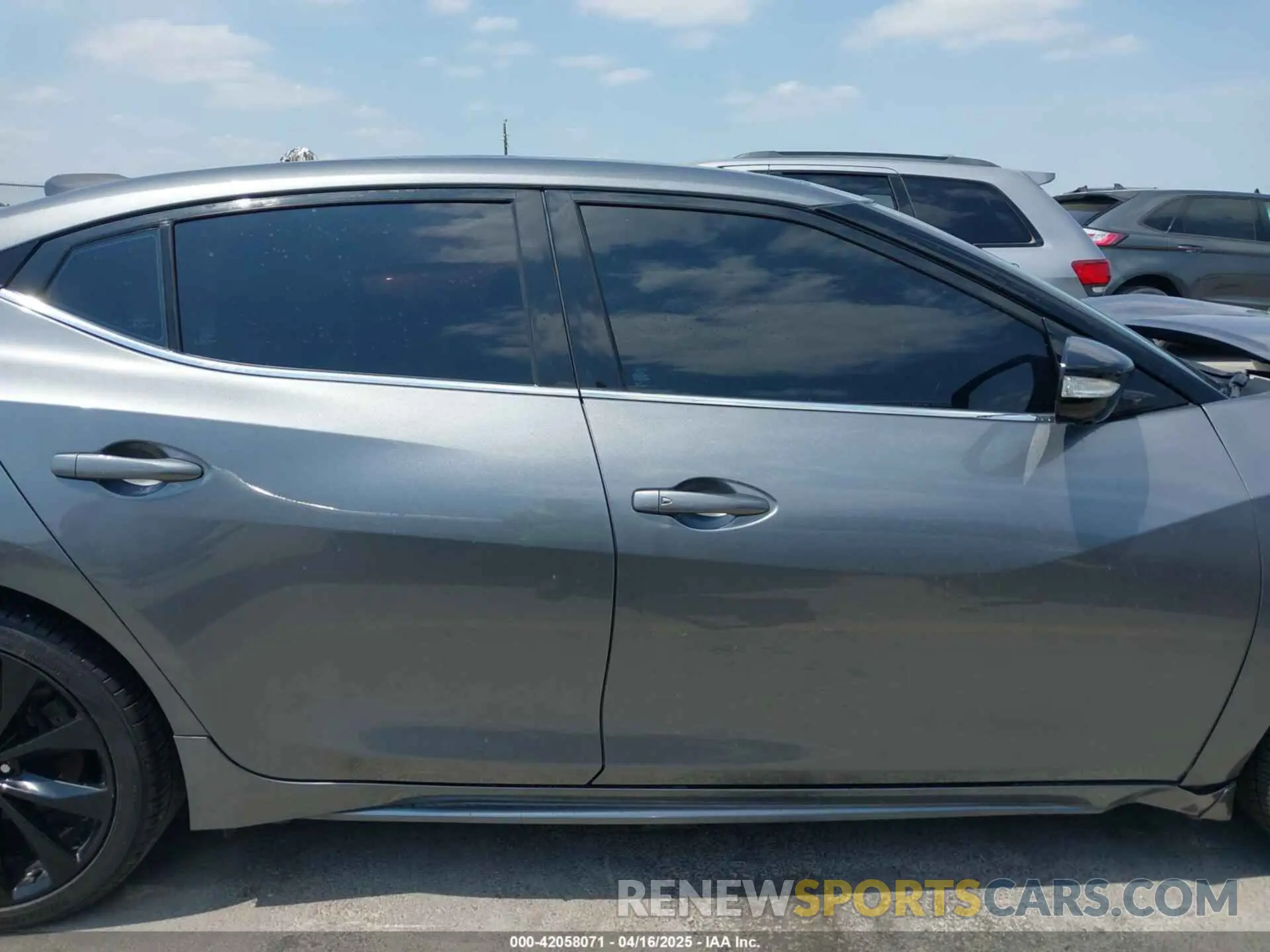 13 Photograph of a damaged car 1N4AA6EVXLC383592 NISSAN MAXIMA 2020
