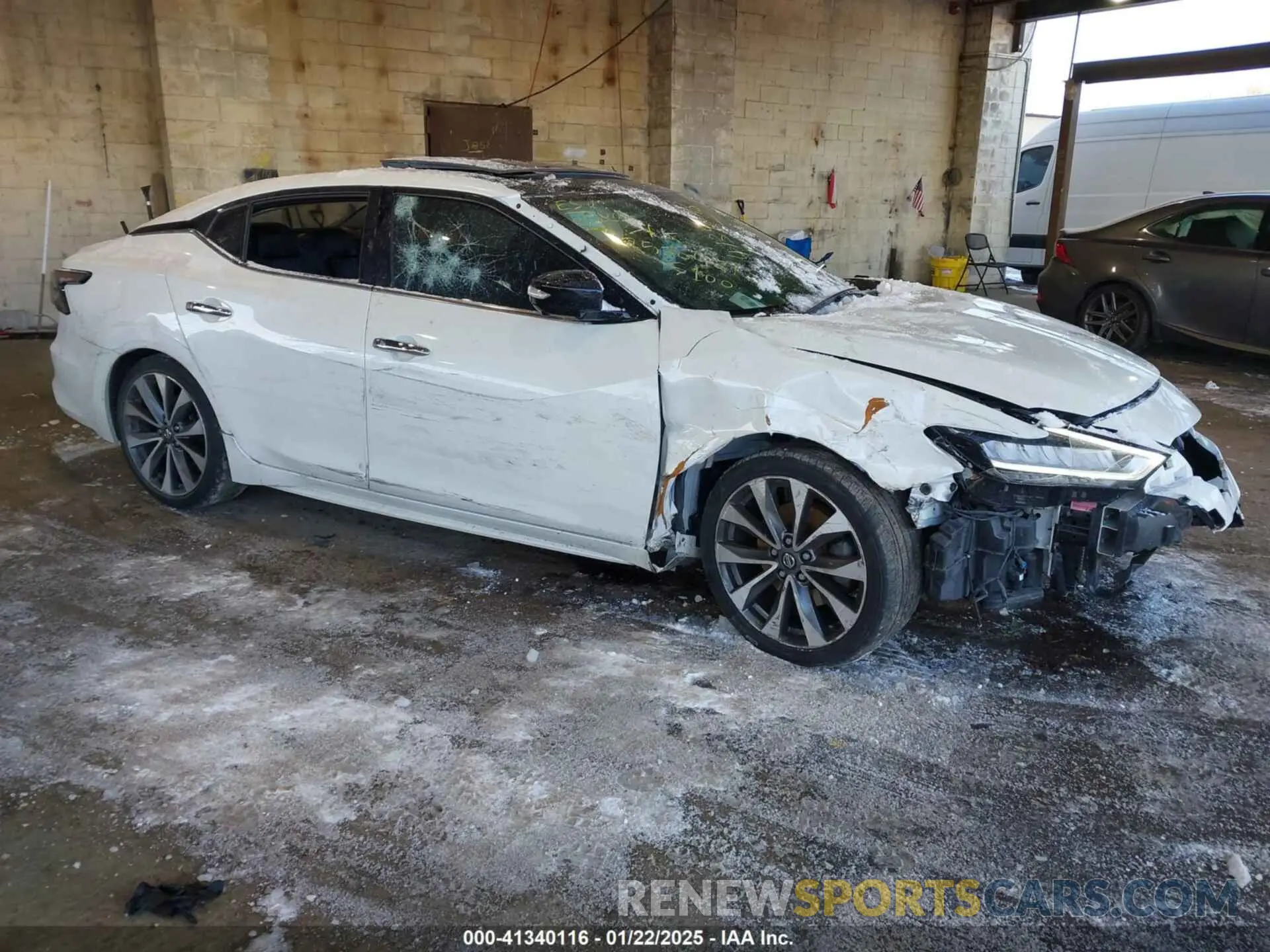 1 Photograph of a damaged car 1N4AA6FV5LC385023 NISSAN MAXIMA 2020