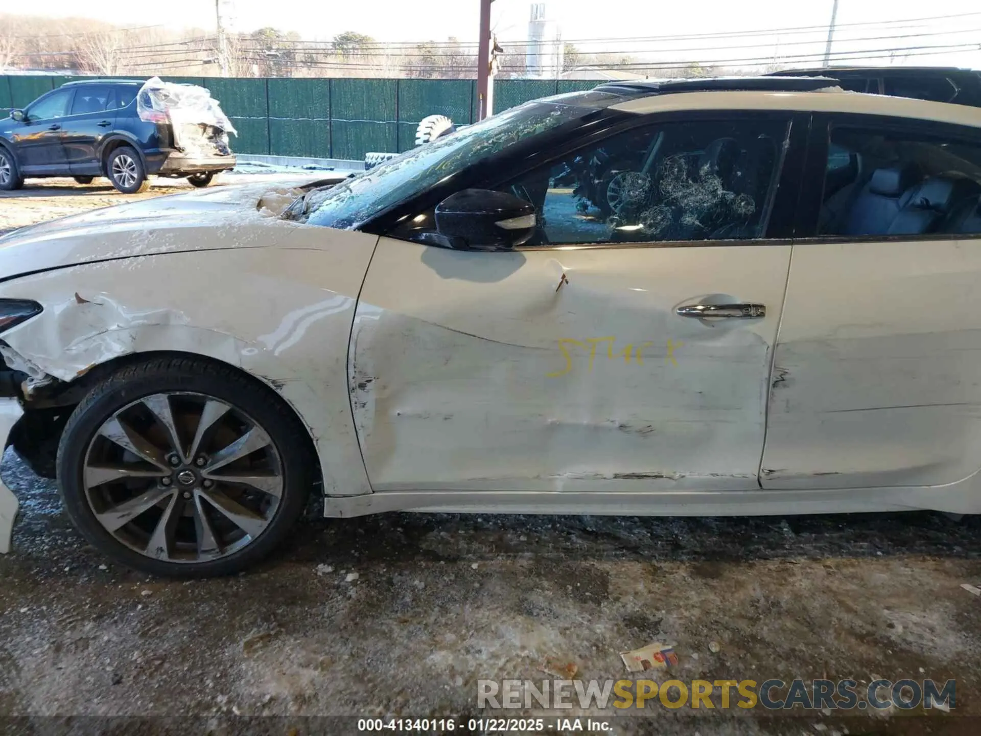 17 Photograph of a damaged car 1N4AA6FV5LC385023 NISSAN MAXIMA 2020