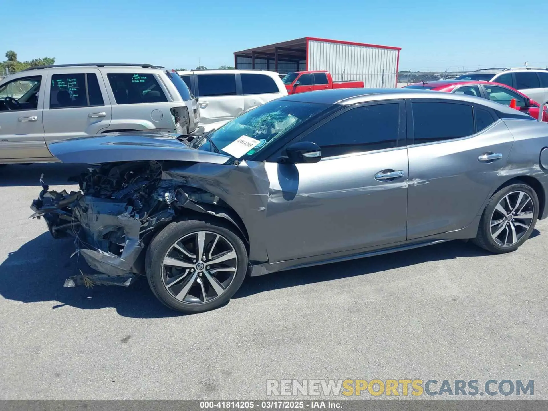 17 Photograph of a damaged car 1N4AA6CV2MC506208 NISSAN MAXIMA 2021