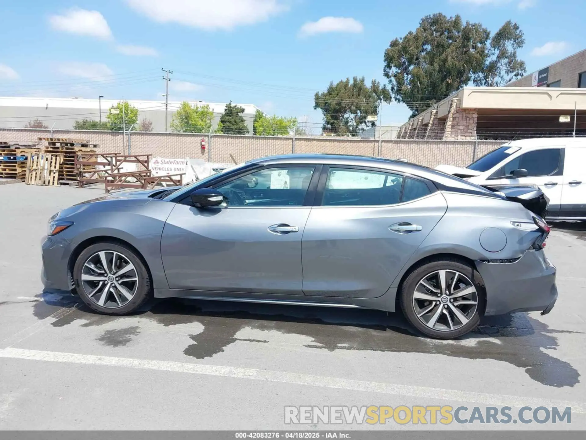 14 Photograph of a damaged car 1N4AA6CV3MC506783 NISSAN MAXIMA 2021