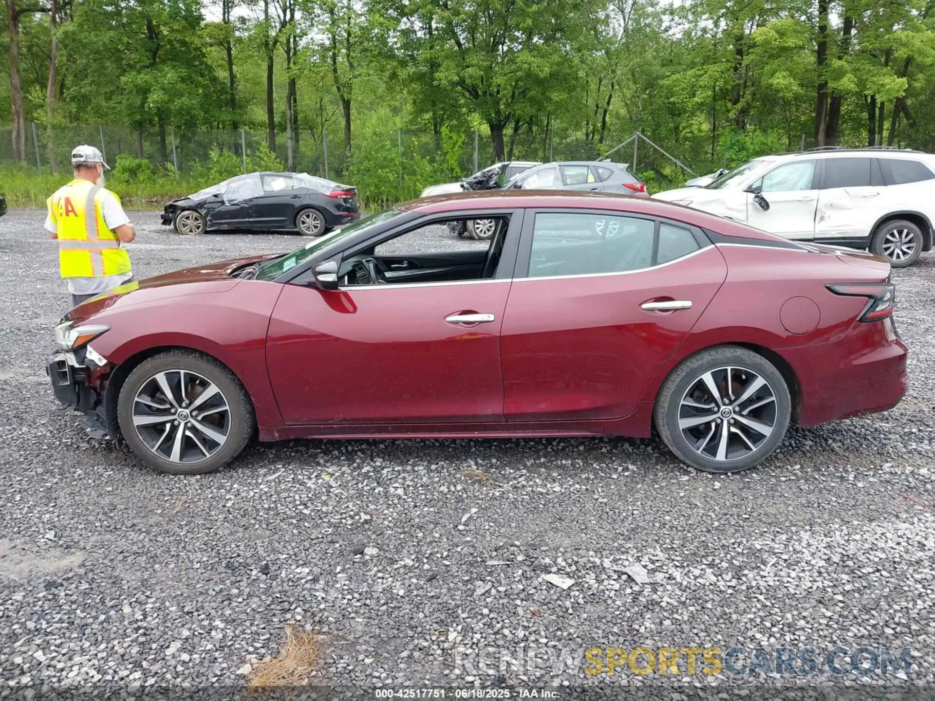 14 Photograph of a damaged car 1N4AA6CV4MC503844 NISSAN MAXIMA 2021