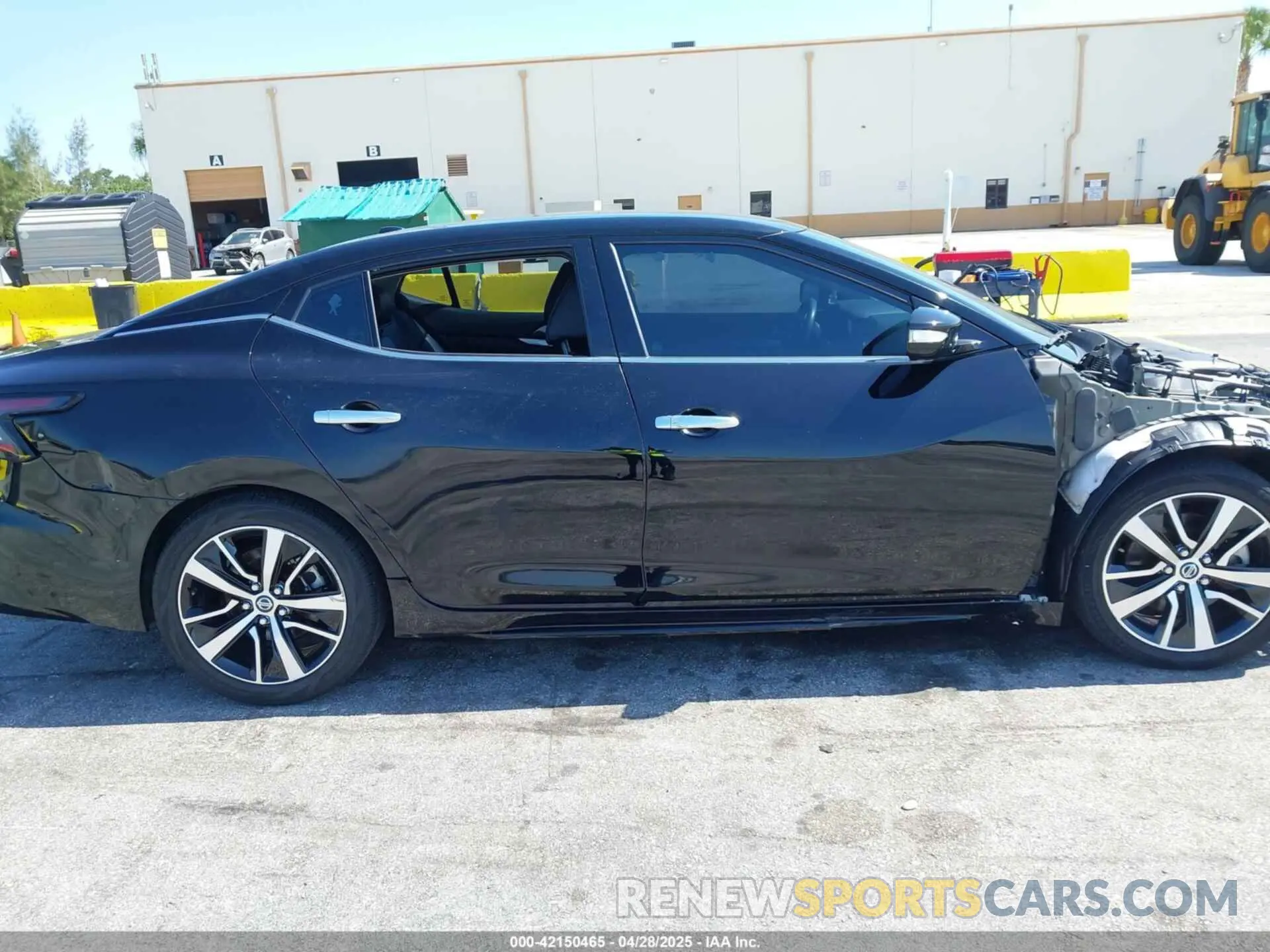 13 Photograph of a damaged car 1N4AA6CV4MC506744 NISSAN MAXIMA 2021