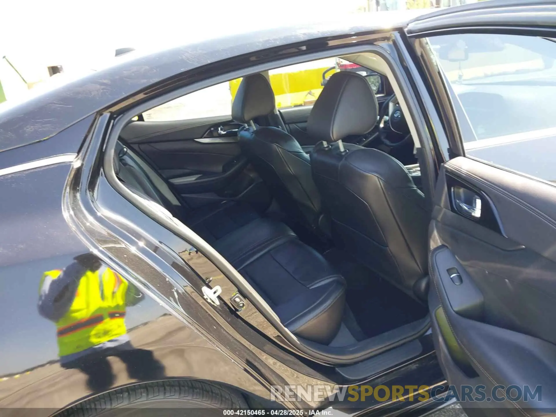 8 Photograph of a damaged car 1N4AA6CV4MC506744 NISSAN MAXIMA 2021