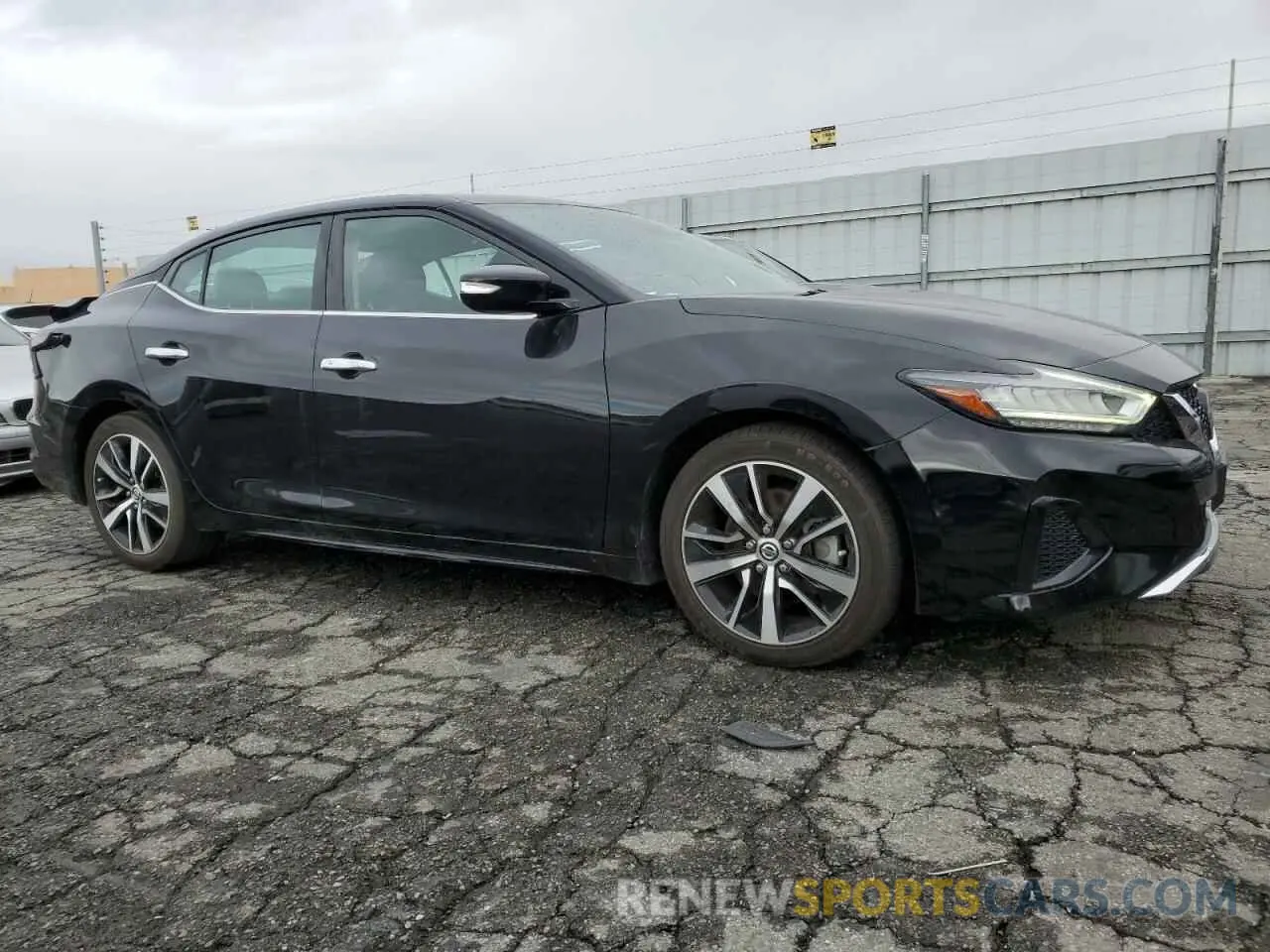 4 Photograph of a damaged car 1N4AA6CV4MC513807 NISSAN MAXIMA 2021
