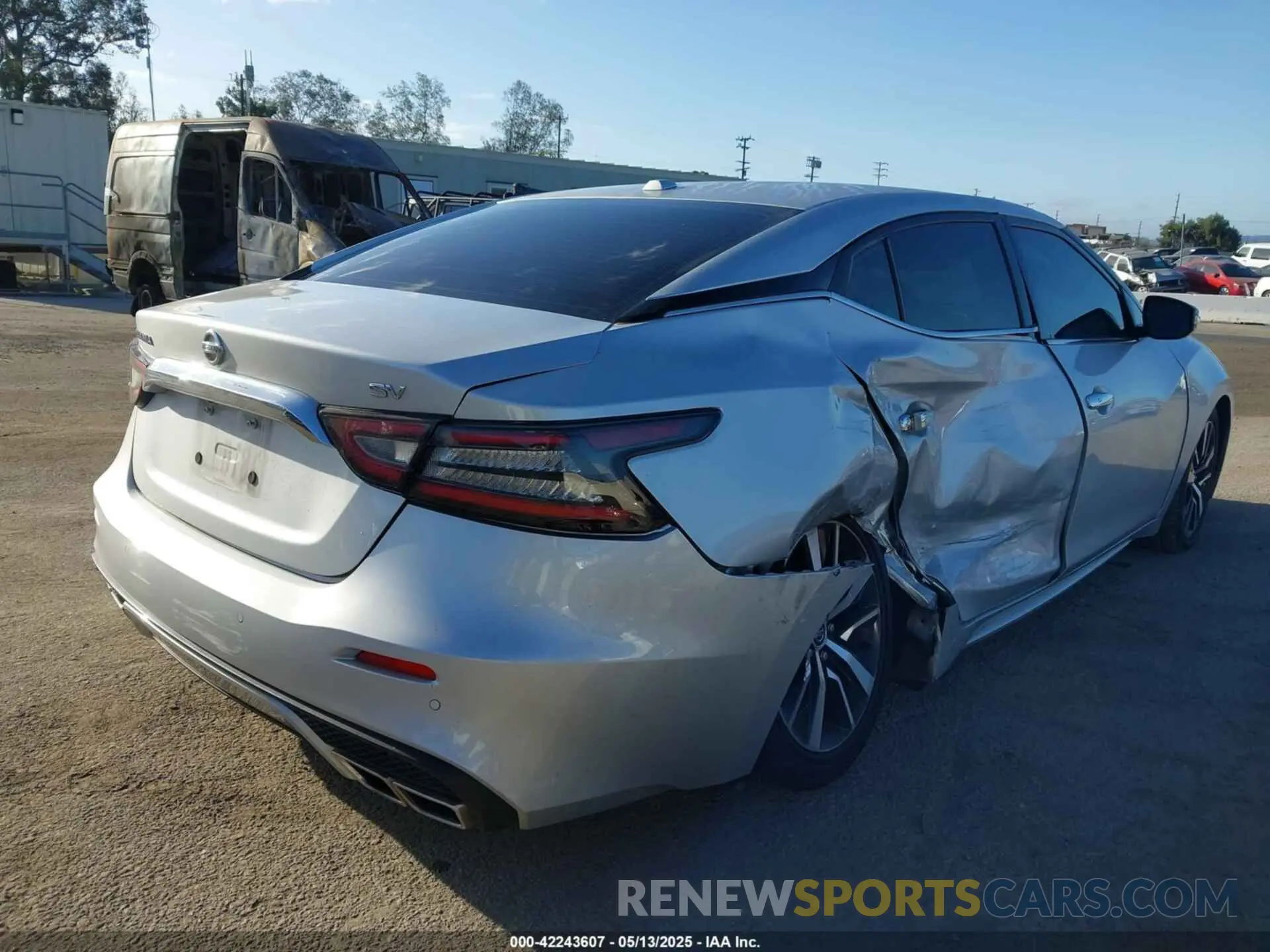 4 Photograph of a damaged car 1N4AA6CV7MC512294 NISSAN MAXIMA 2021