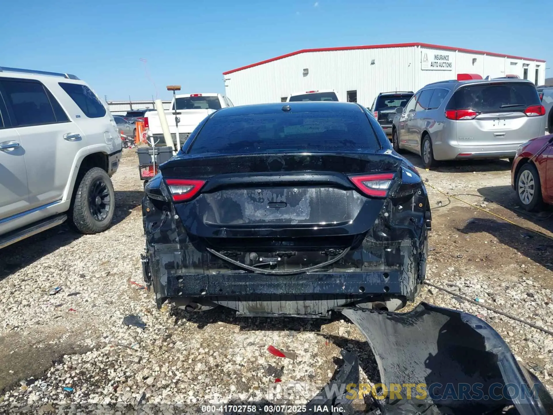 17 Photograph of a damaged car 1N4AA6CV9MC506223 NISSAN MAXIMA 2021