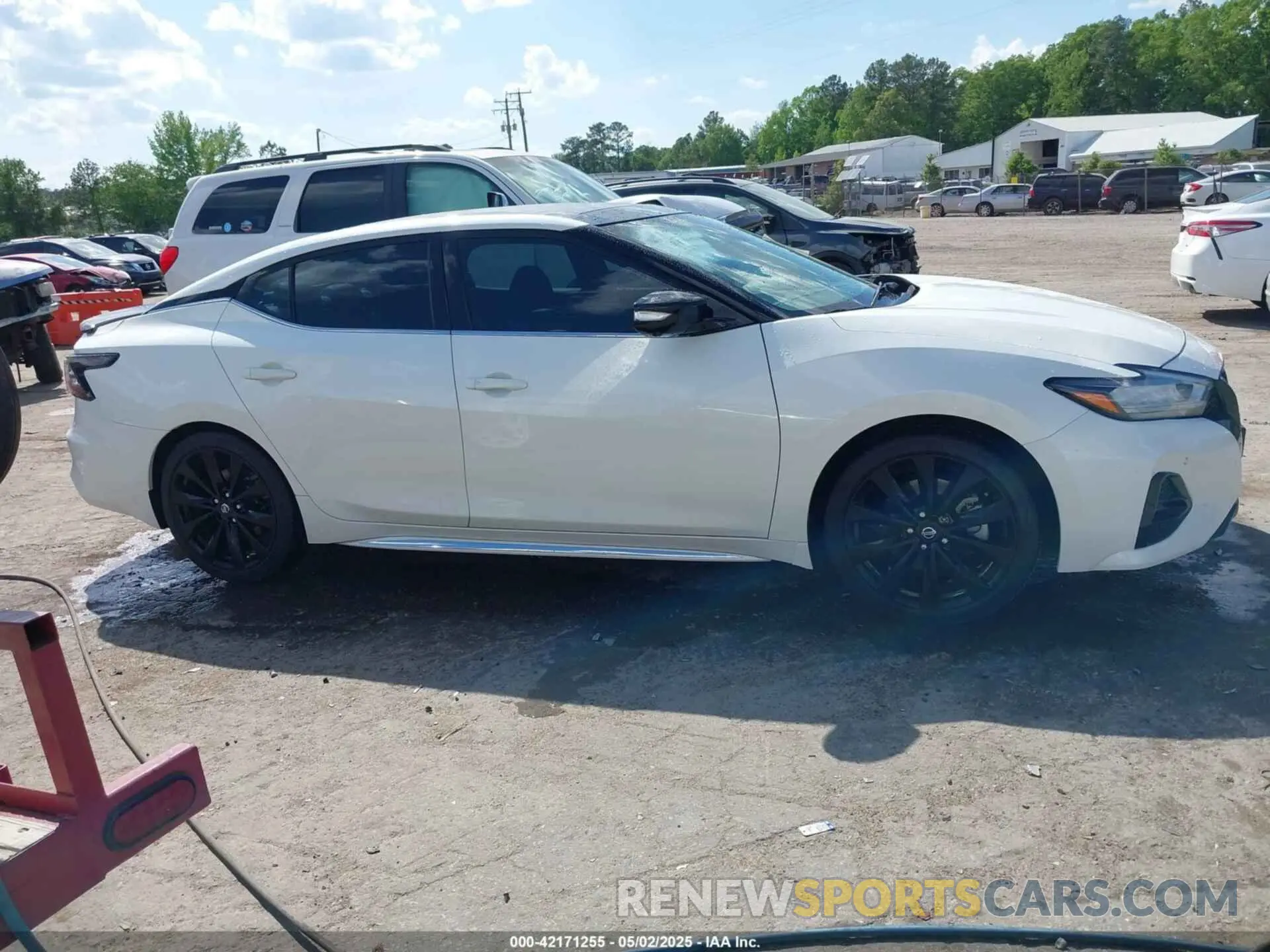 13 Photograph of a damaged car 1N4AA6EV5MC504966 NISSAN MAXIMA 2021