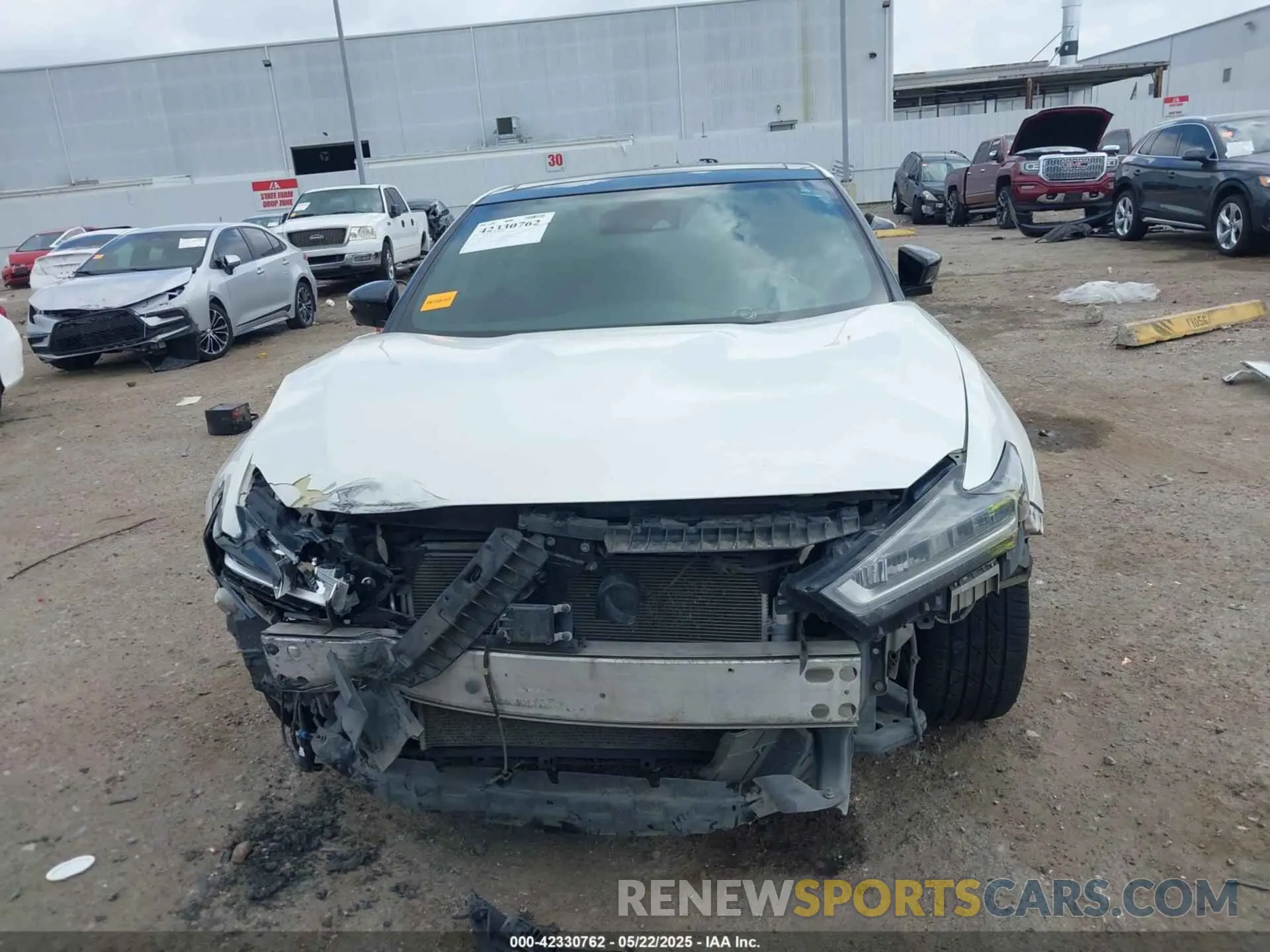 12 Photograph of a damaged car 1N4AA6EV9MC510222 NISSAN MAXIMA 2021
