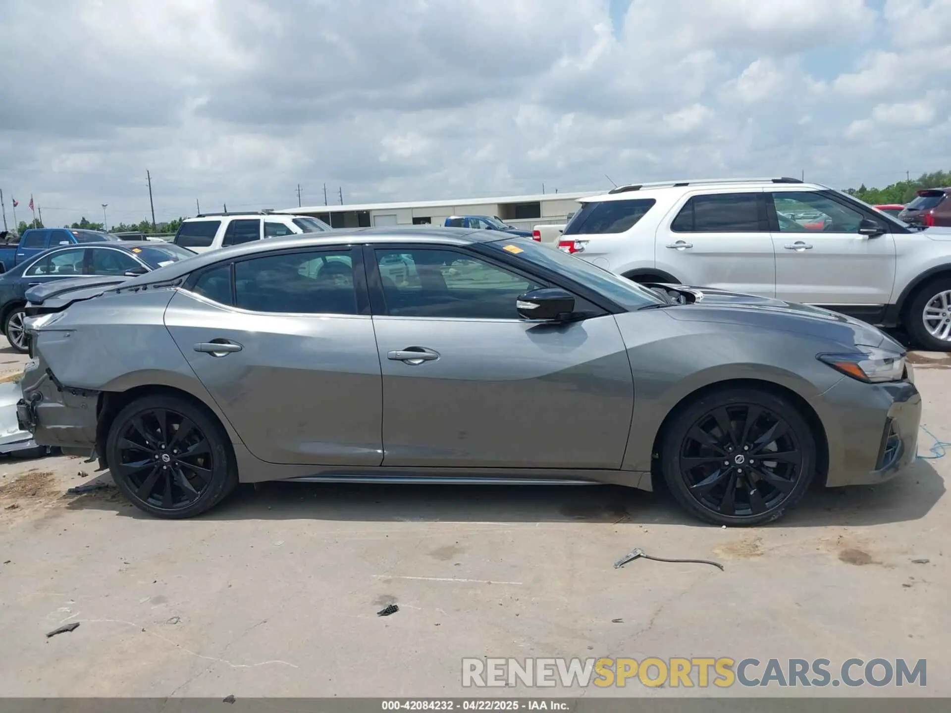 14 Photograph of a damaged car 1N4AA6EVXMC514926 NISSAN MAXIMA 2021