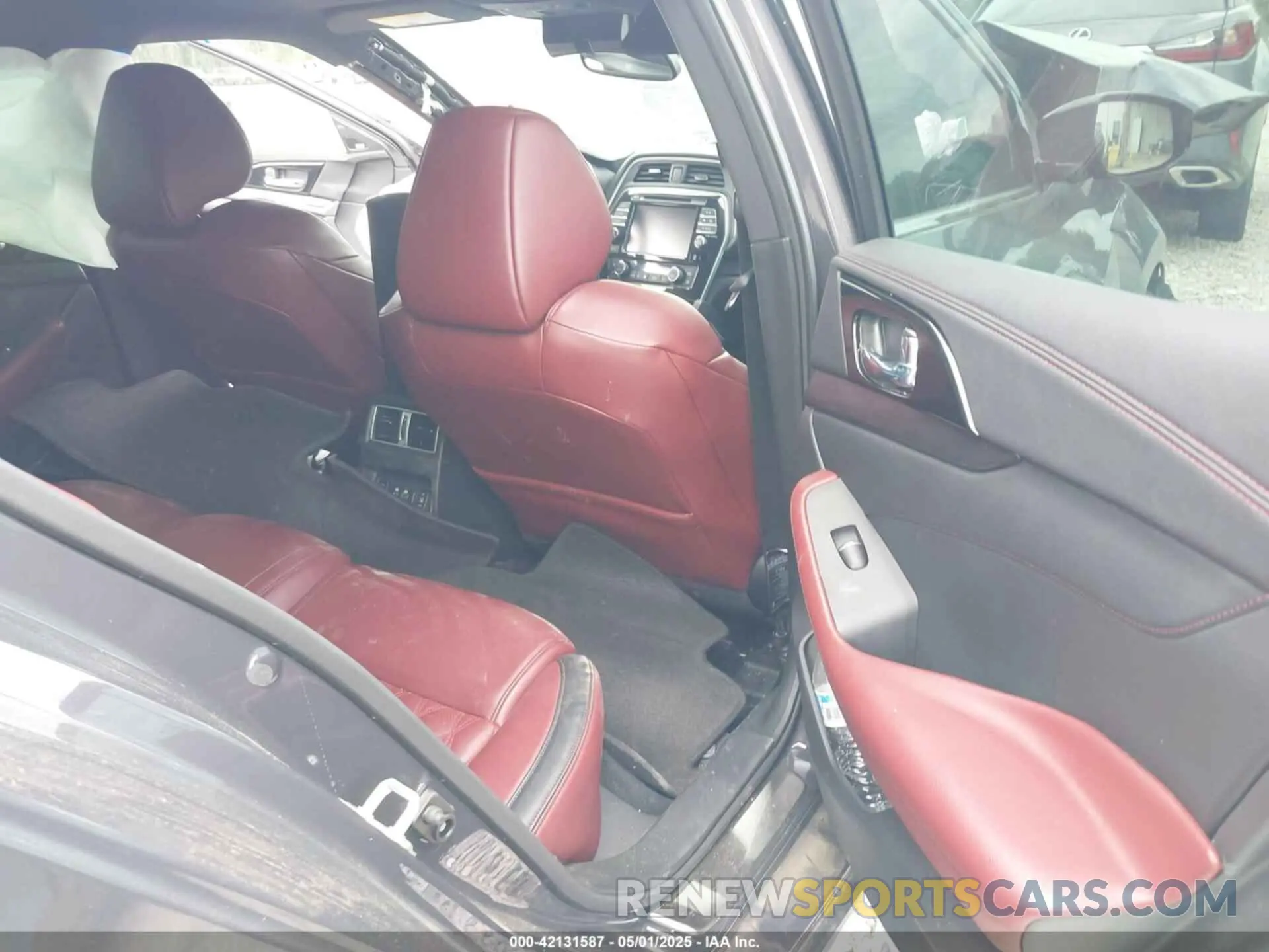 8 Photograph of a damaged car 1N4AA6FV1MC502937 NISSAN MAXIMA 2021