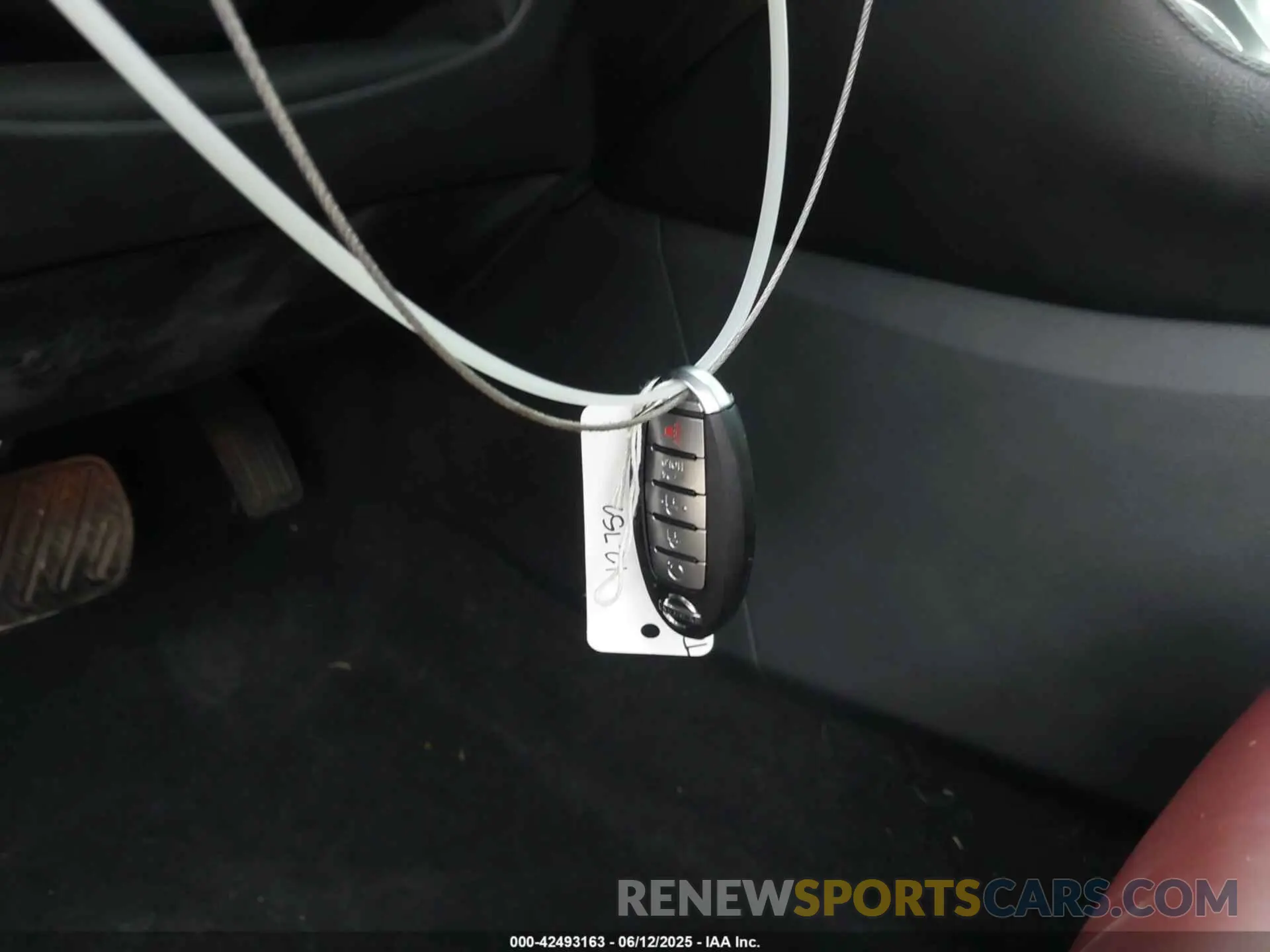 11 Photograph of a damaged car 1N4AA6FV8MC507746 NISSAN MAXIMA 2021