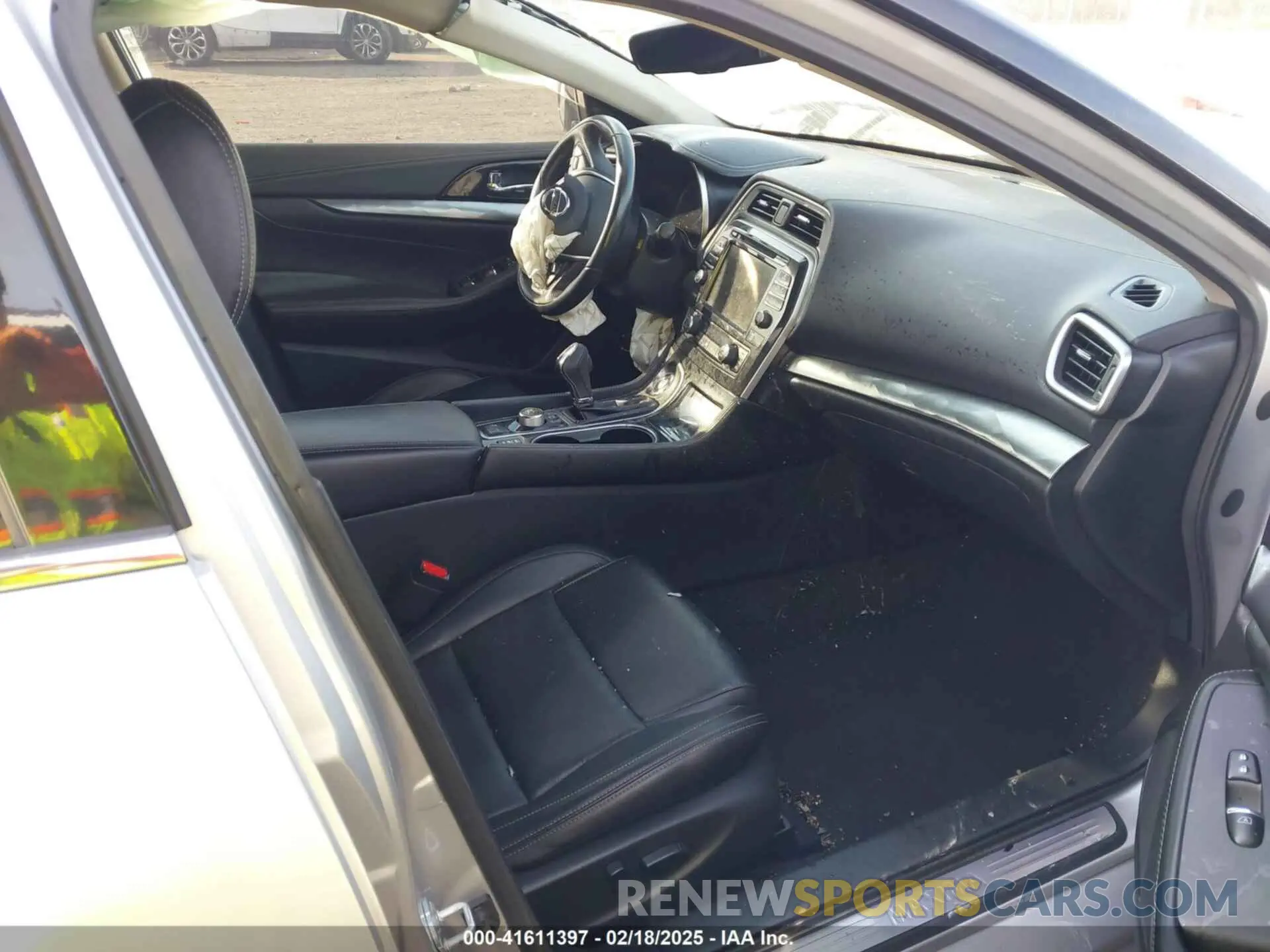 5 Photograph of a damaged car 1N4AA6CV3NC503366 NISSAN MAXIMA 2022