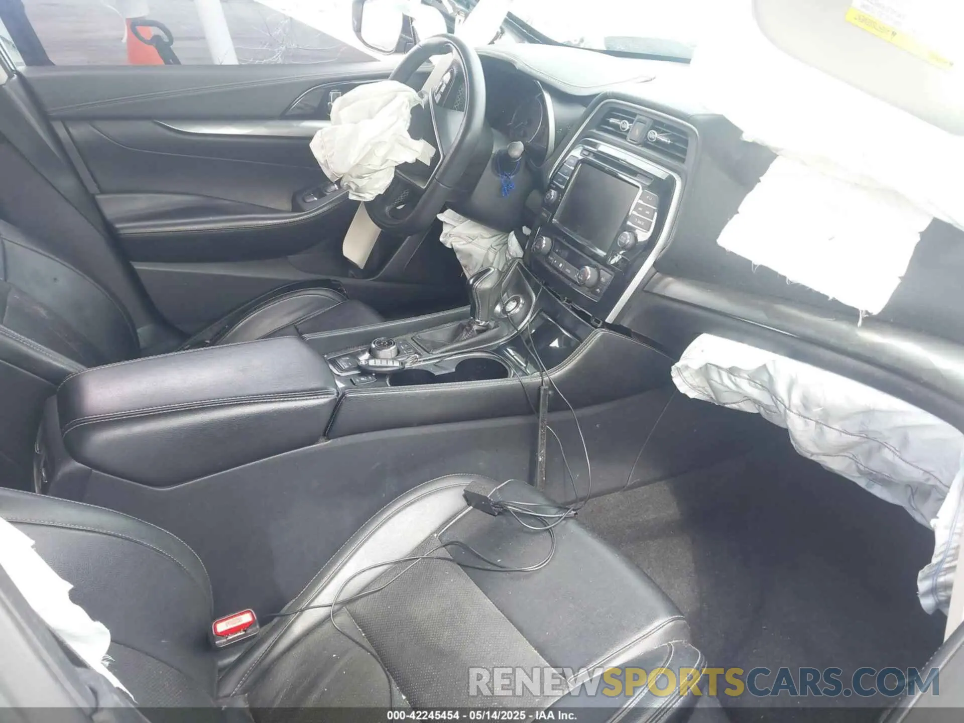 5 Photograph of a damaged car 1N4AA6CV6NC504799 NISSAN MAXIMA 2022