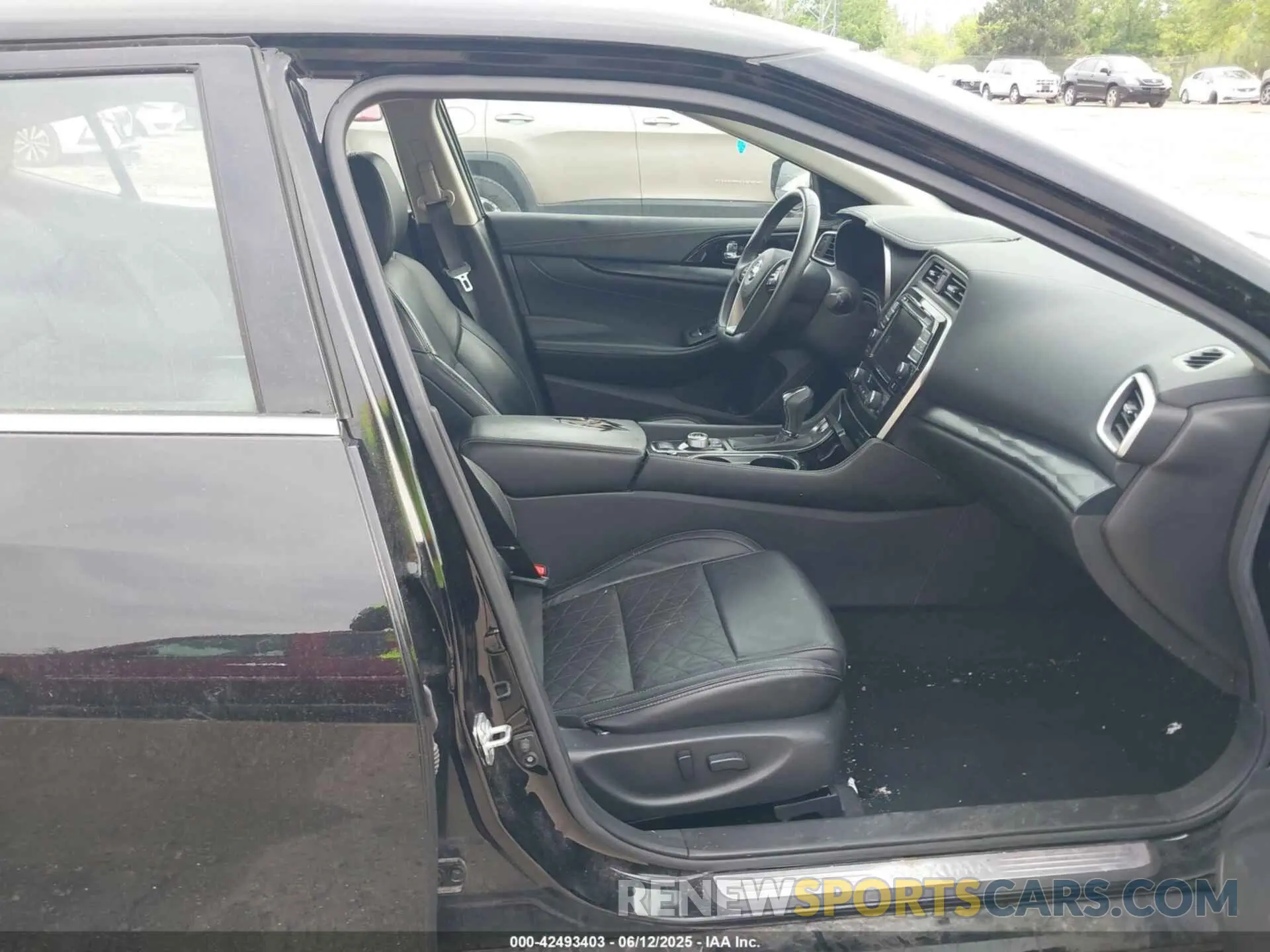 5 Photograph of a damaged car 1N4AA6FVXNC504851 NISSAN MAXIMA 2022