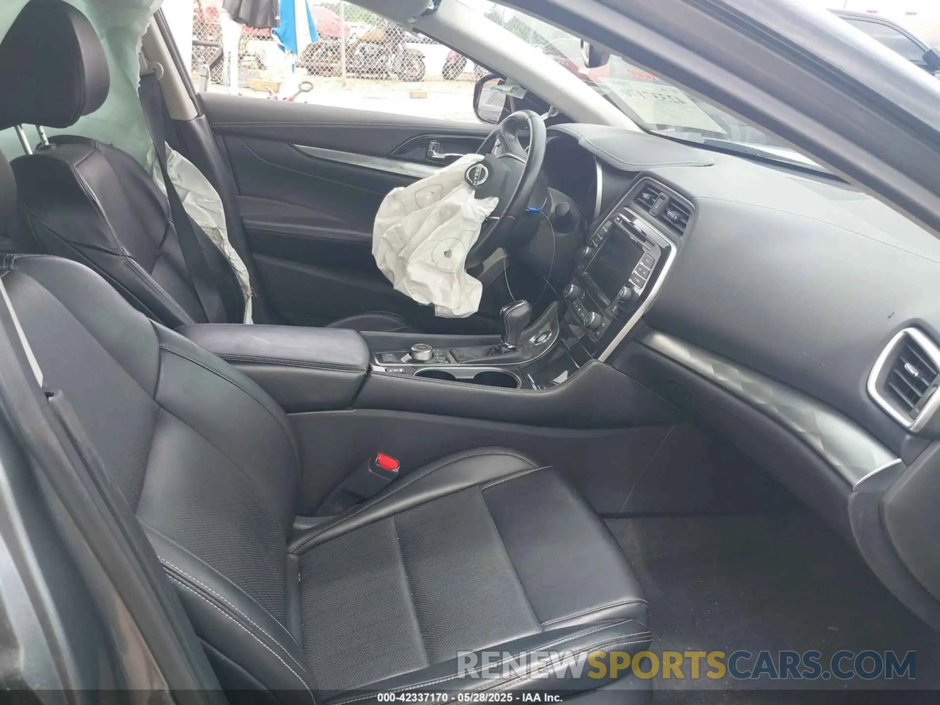 5 Photograph of a damaged car 1N4AA6CV0PC510472 NISSAN MAXIMA 2023