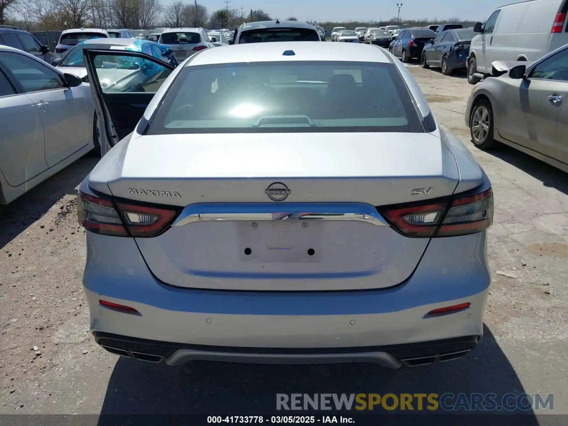 16 Photograph of a damaged car 1N4AA6CV3PC509249 NISSAN MAXIMA 2023