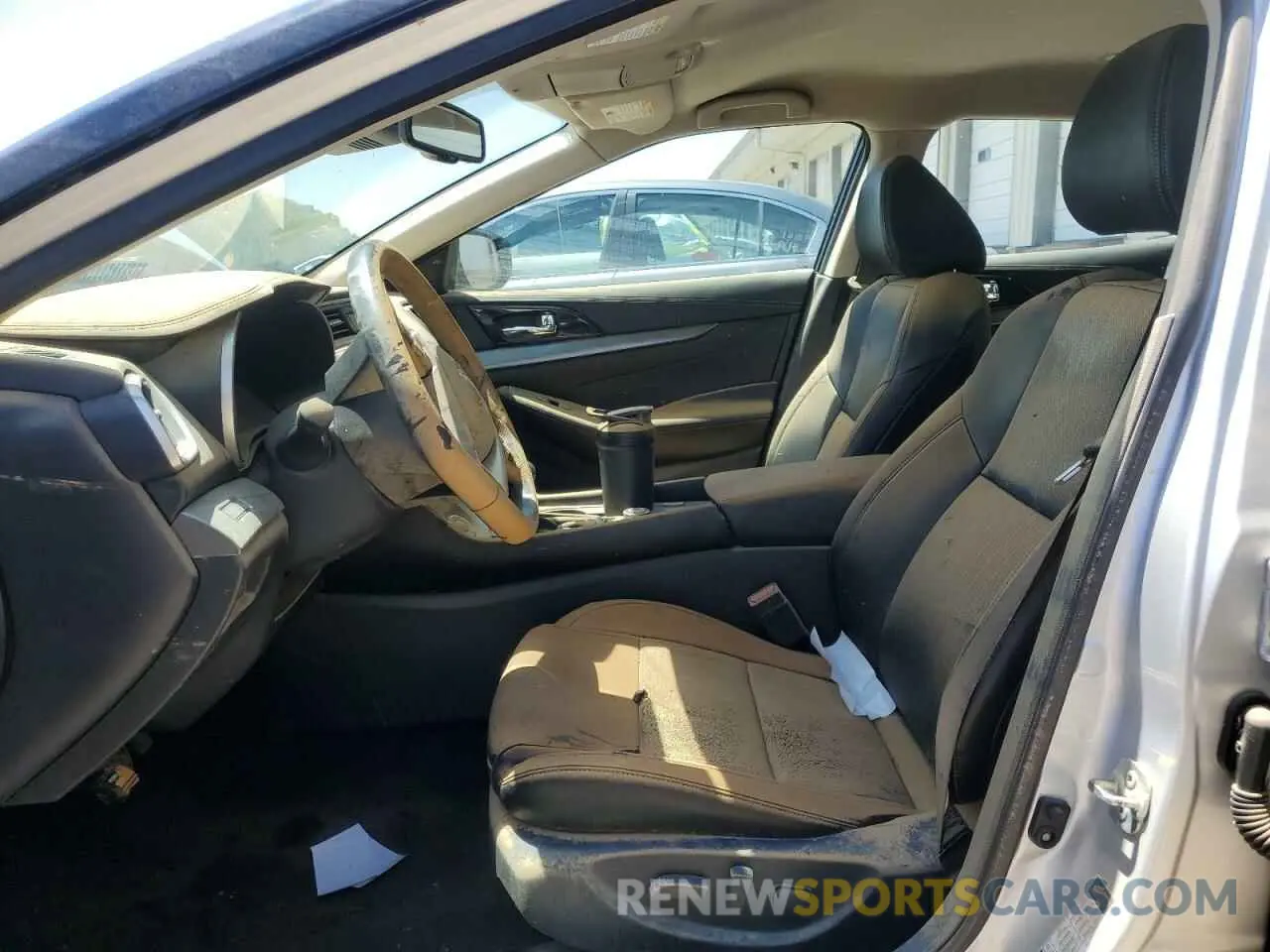 7 Photograph of a damaged car 1N4AA6CV5PC508247 NISSAN MAXIMA 2023
