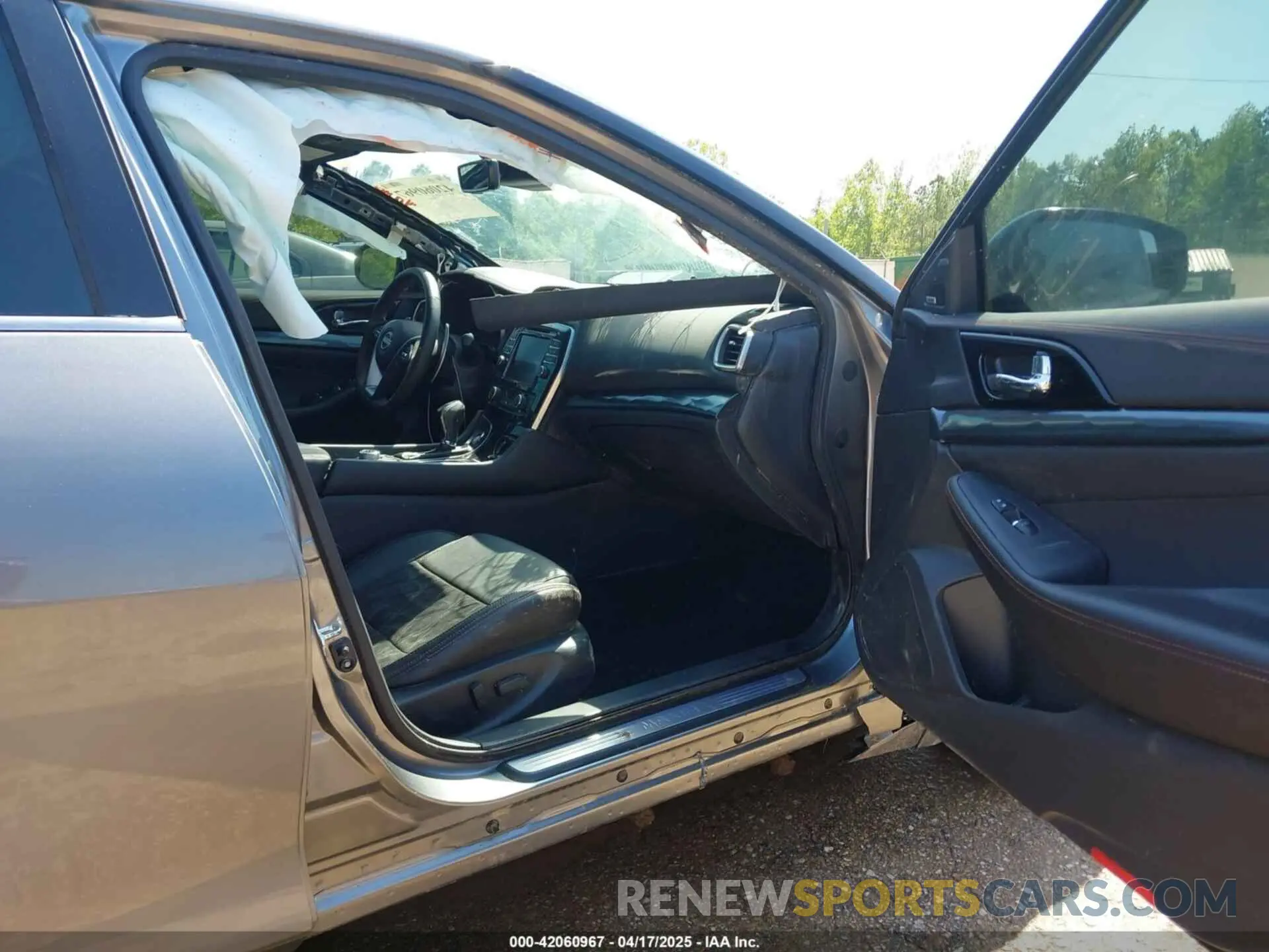 5 Photograph of a damaged car 1N4AA6EV1PC507934 NISSAN MAXIMA 2023
