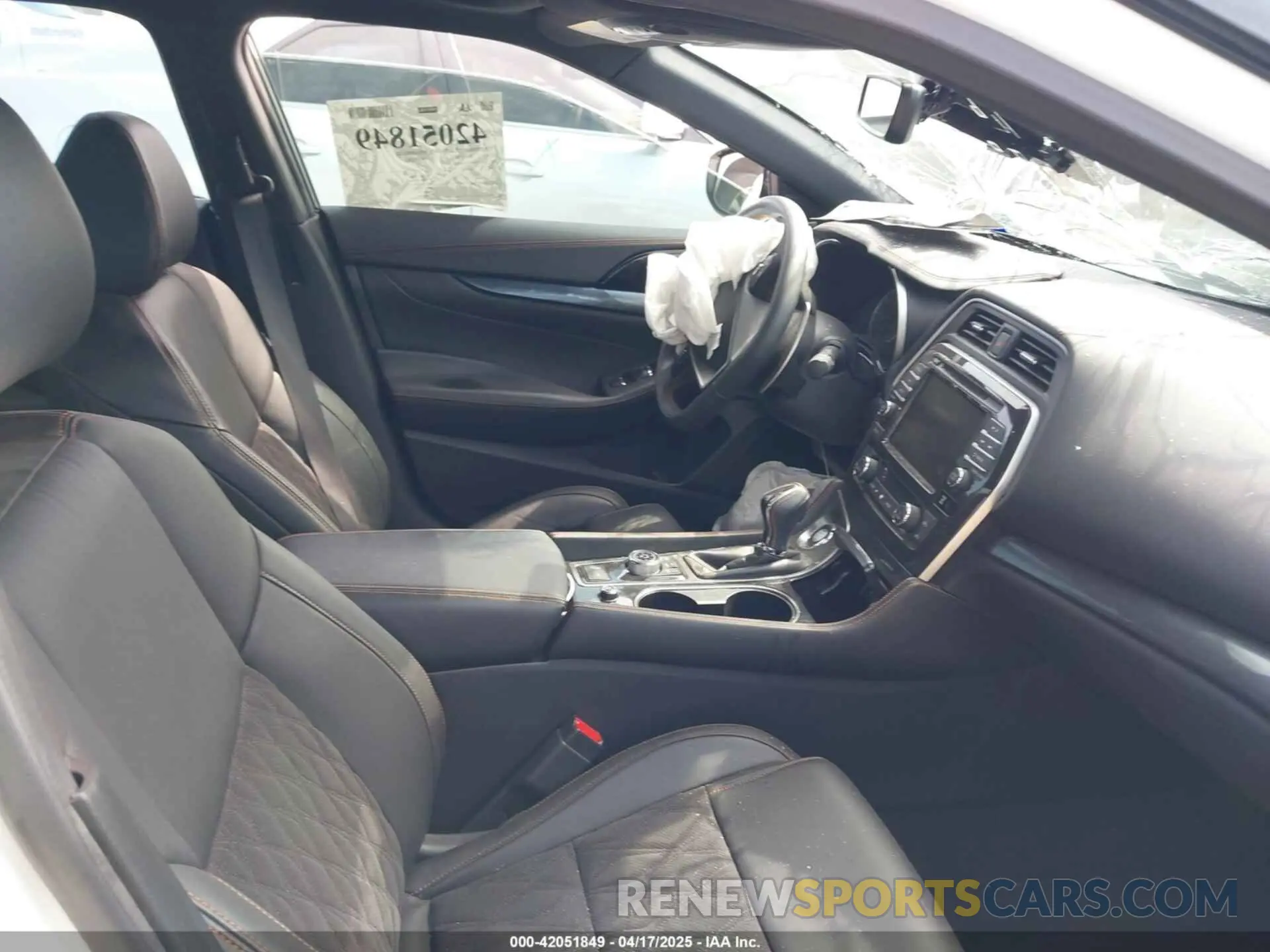 5 Photograph of a damaged car 1N4AA6EV3PC505084 NISSAN MAXIMA 2023