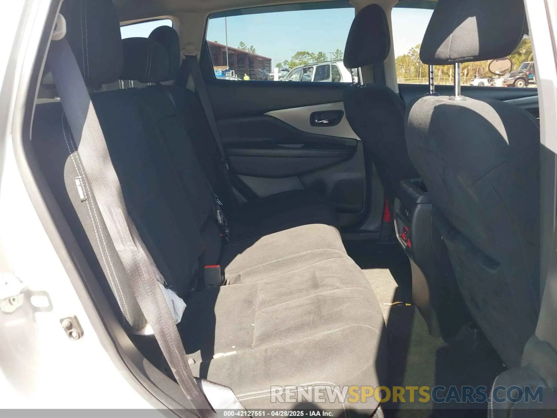 8 Photograph of a damaged car 5N1AZ2MJ1KN154114 NISSAN MURANO 2019
