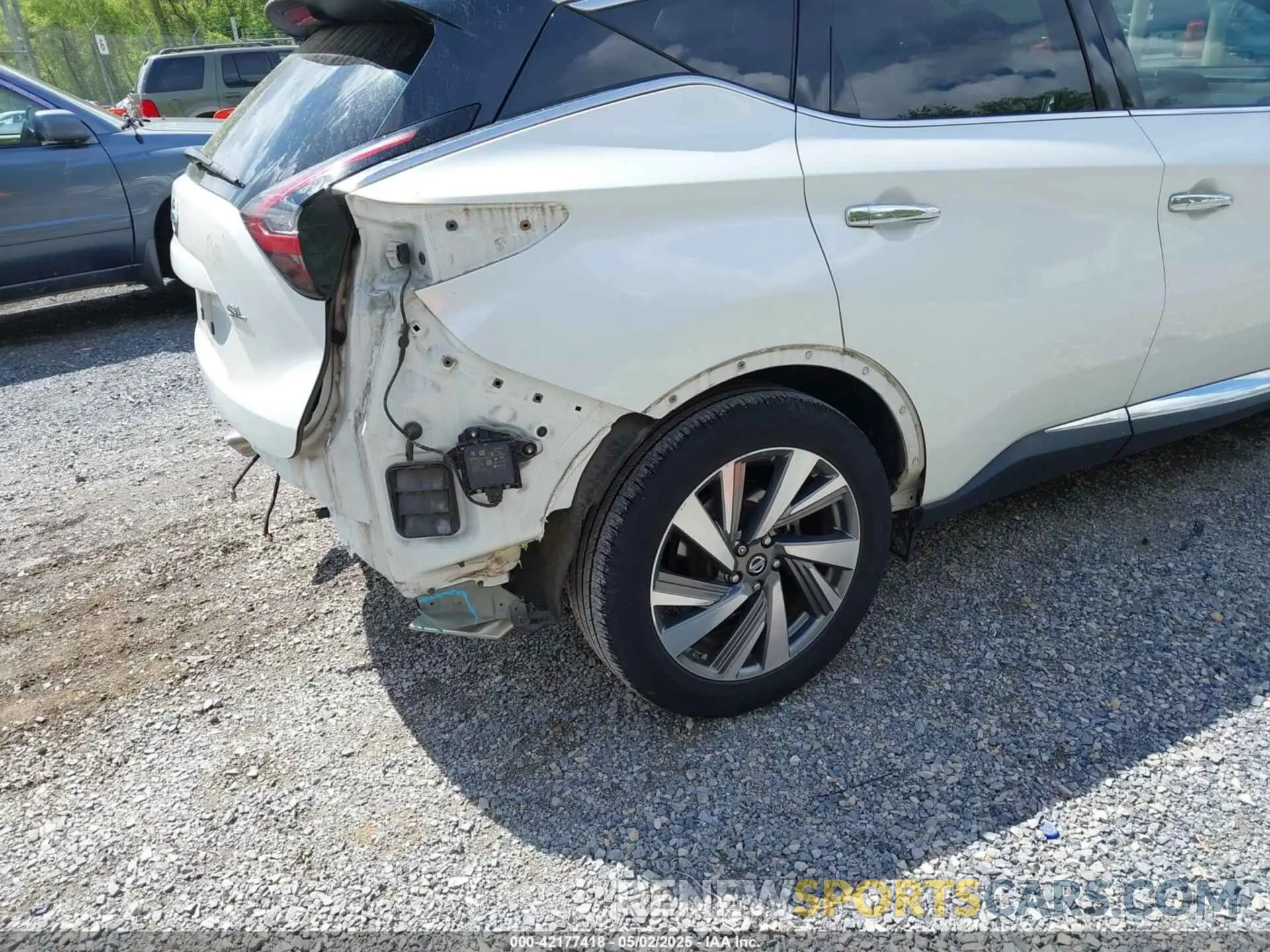 19 Photograph of a damaged car 5N1AZ2MJ8KN118498 NISSAN MURANO 2019
