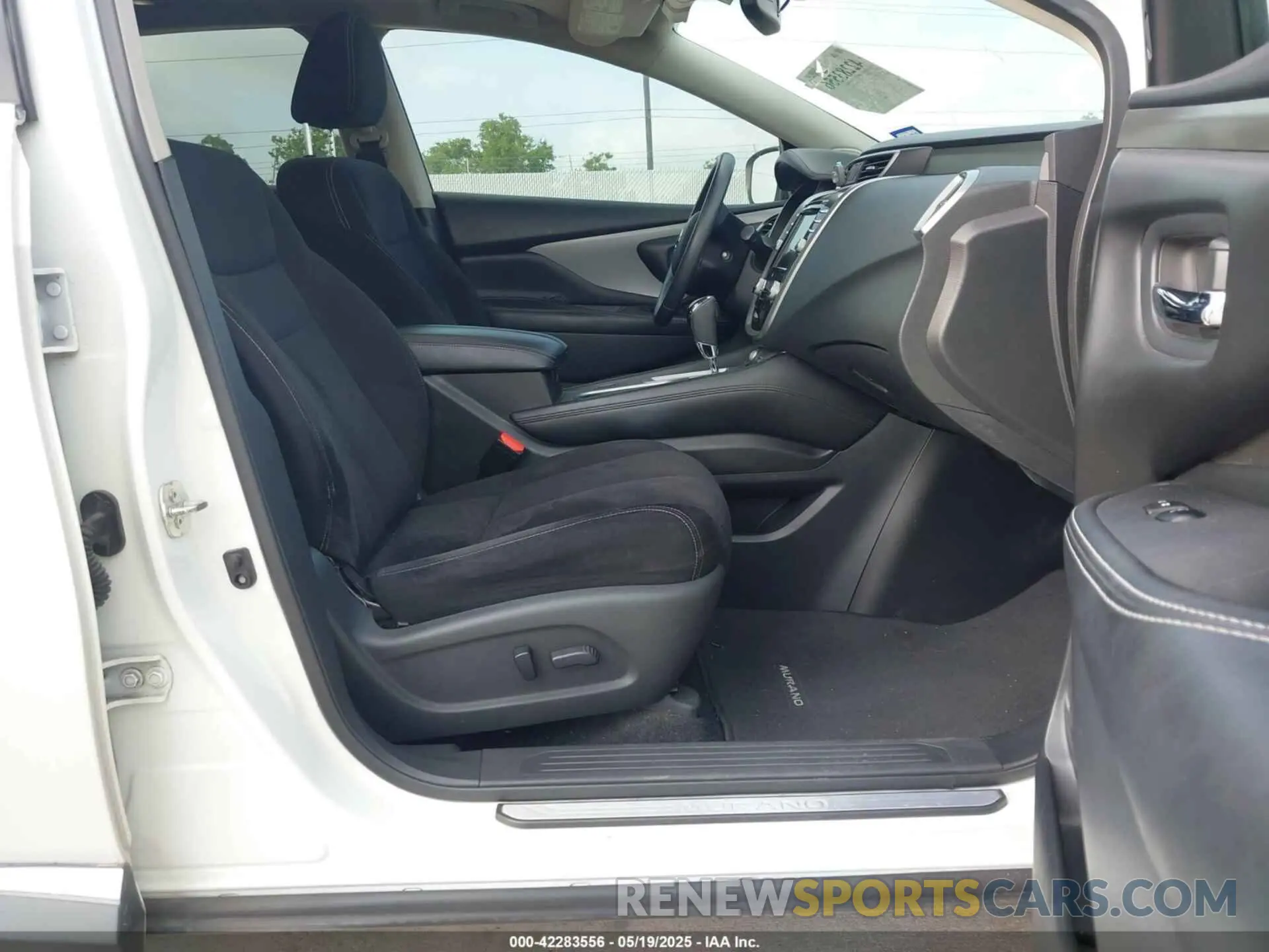 5 Photograph of a damaged car 5N1AZ2MJXKN111052 NISSAN MURANO 2019