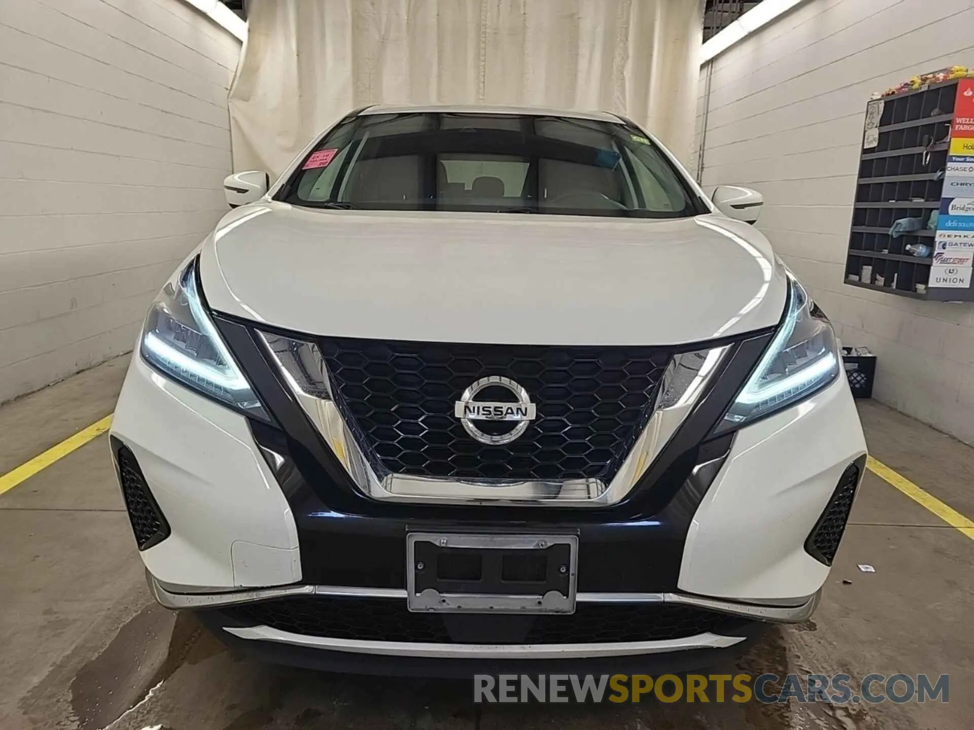 28 Photograph of a damaged car 5N1AZ2ASXLN115570 NISSAN MURANO 2020