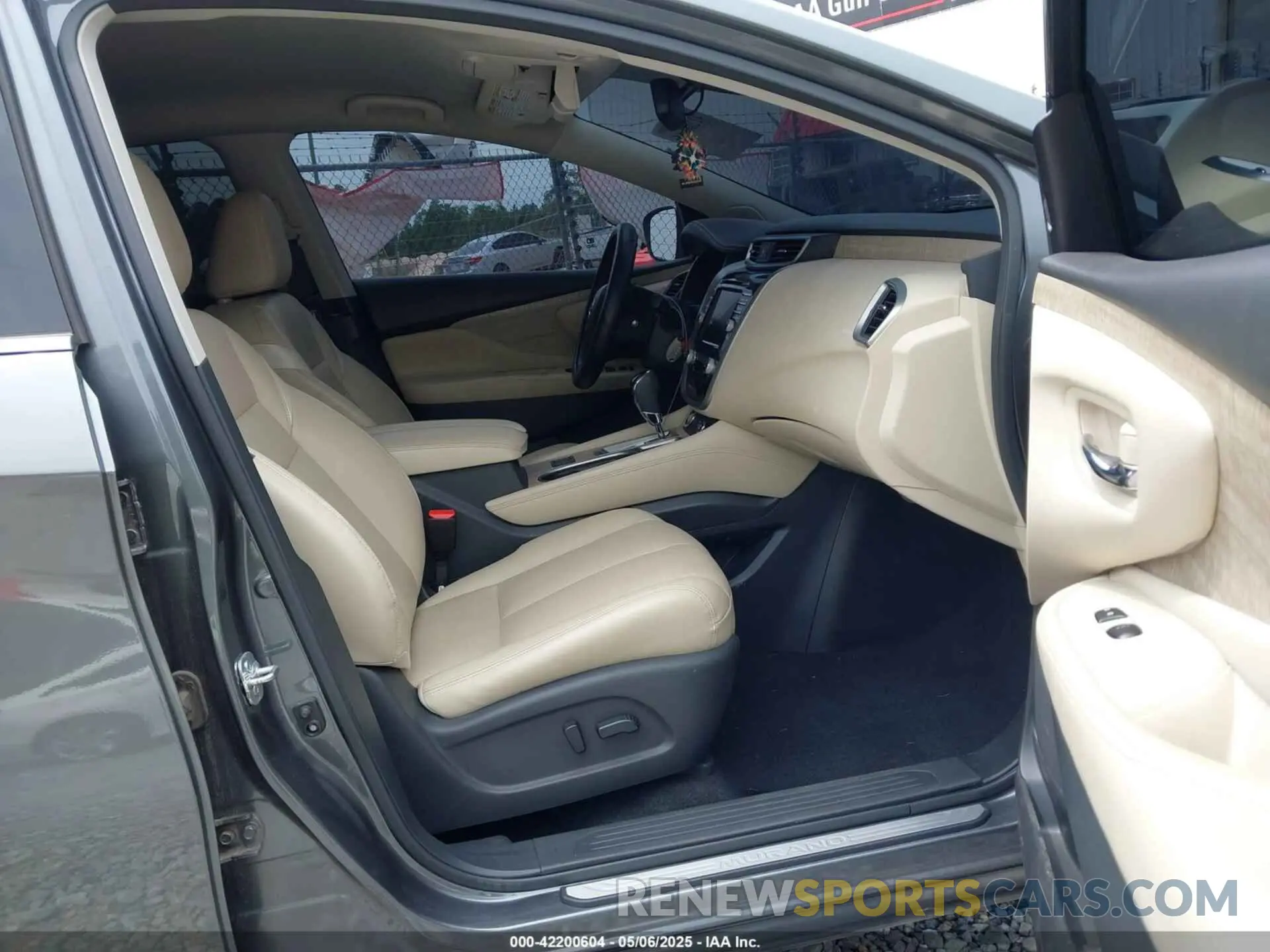 5 Photograph of a damaged car 5N1AZ2CJ8LN124708 NISSAN MURANO 2020