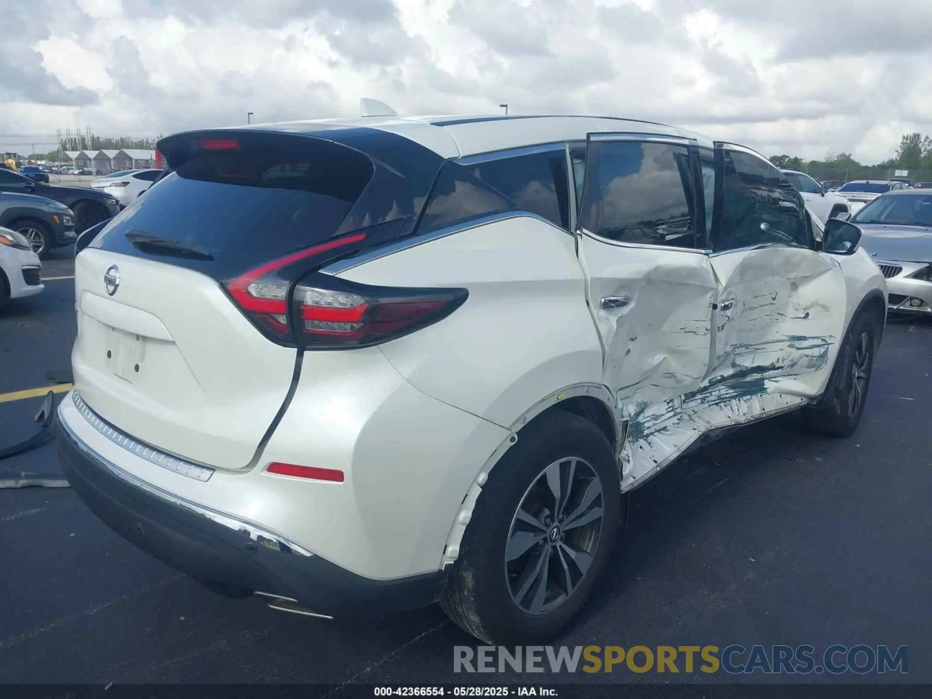 4 Photograph of a damaged car 5N1AZ2AJ5MC104870 NISSAN MURANO 2021
