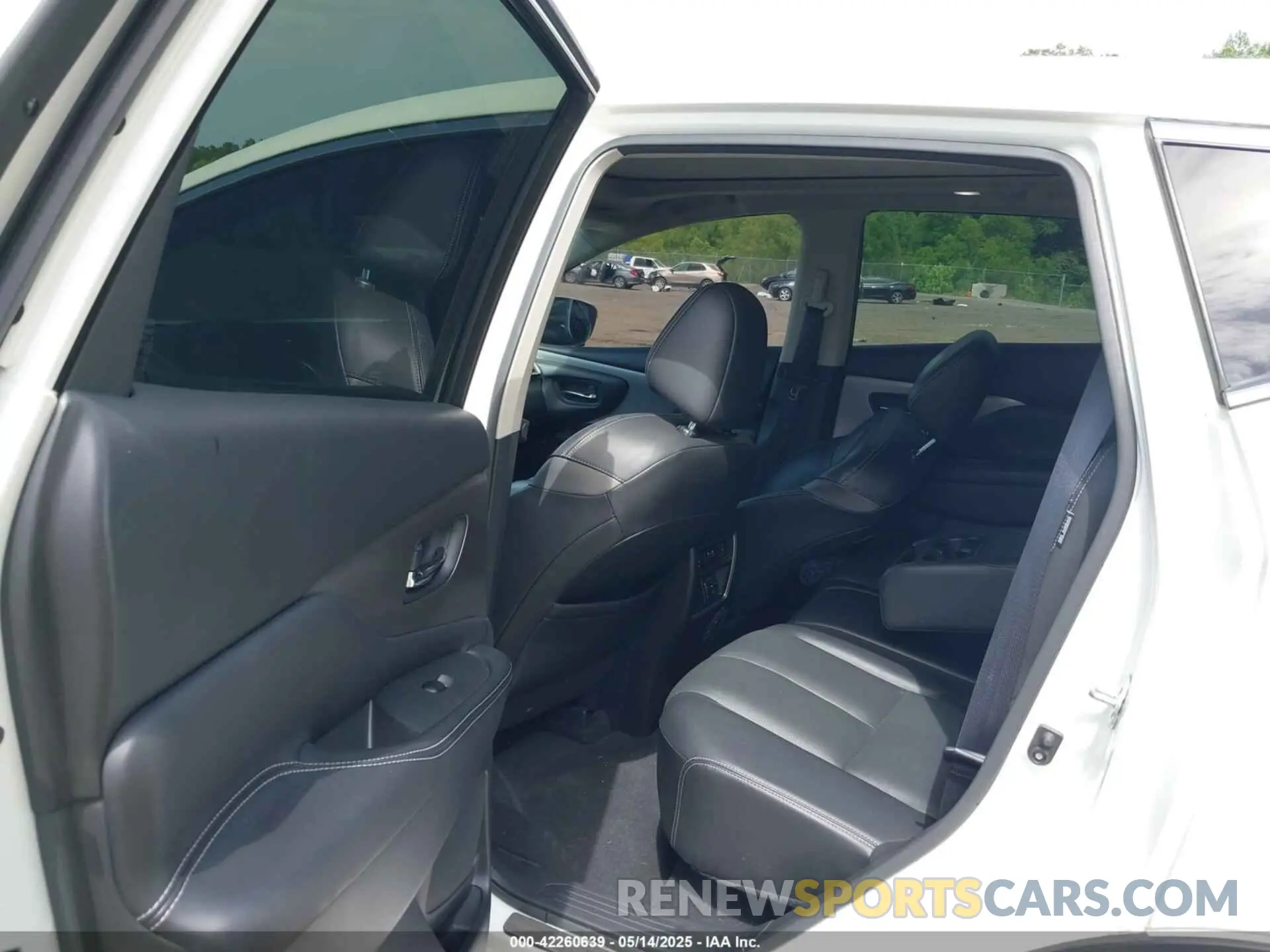 8 Photograph of a damaged car 5N1AZ2CJ2MC103785 NISSAN MURANO 2021