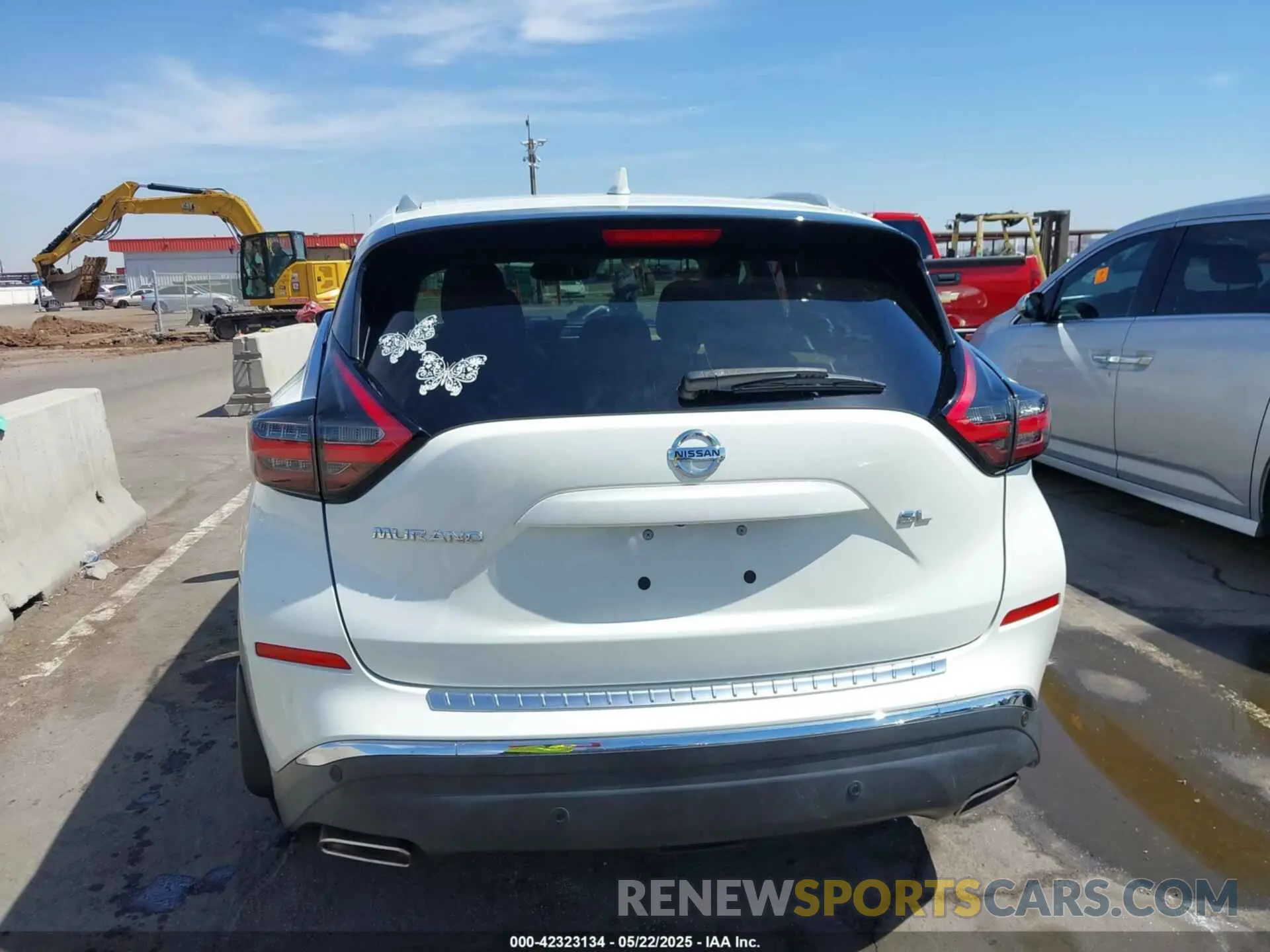 17 Photograph of a damaged car 5N1AZ2CJ9MC100169 NISSAN MURANO 2021
