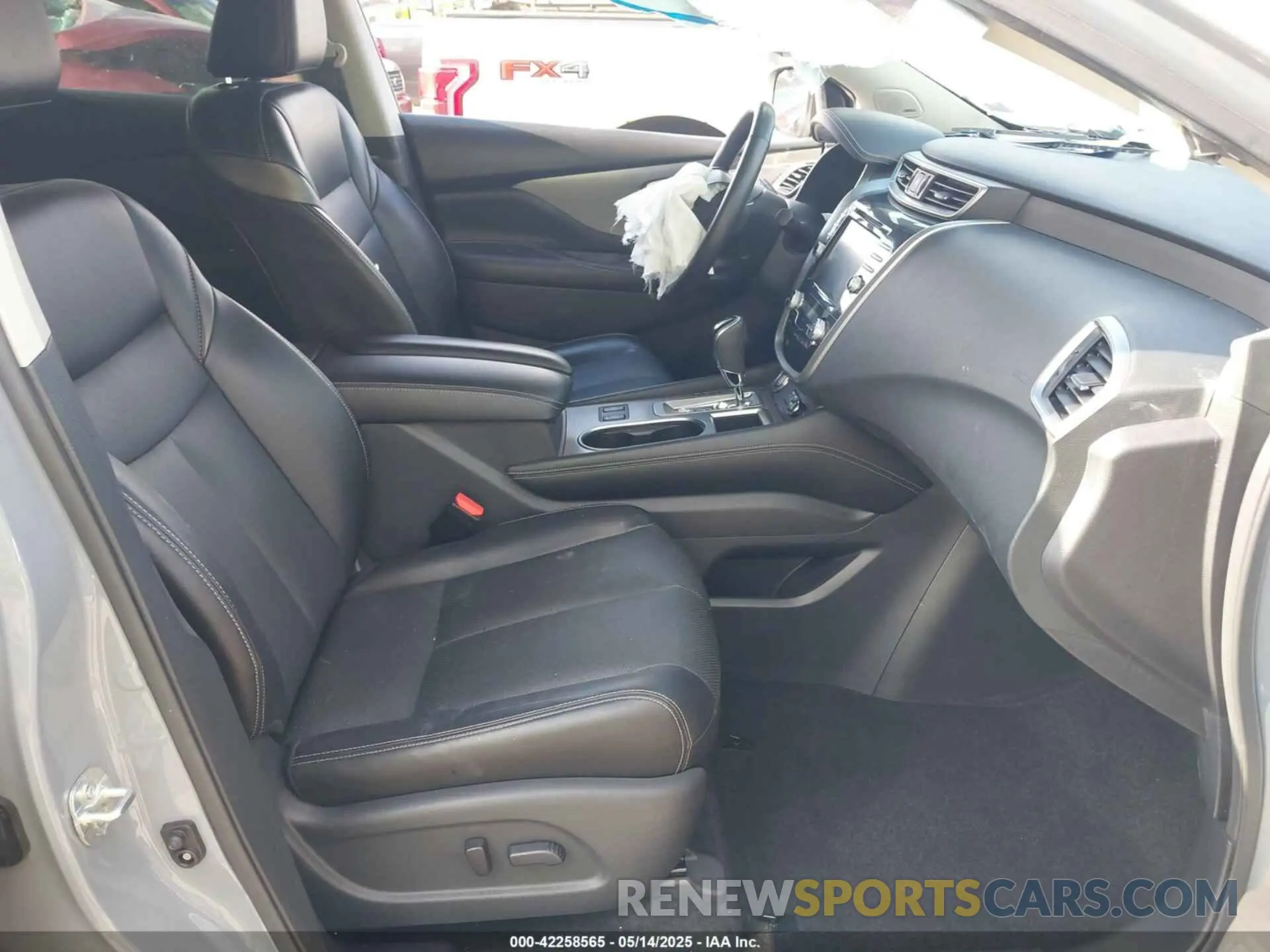 5 Photograph of a damaged car 5N1AZ2CS1MC125236 NISSAN MURANO 2021