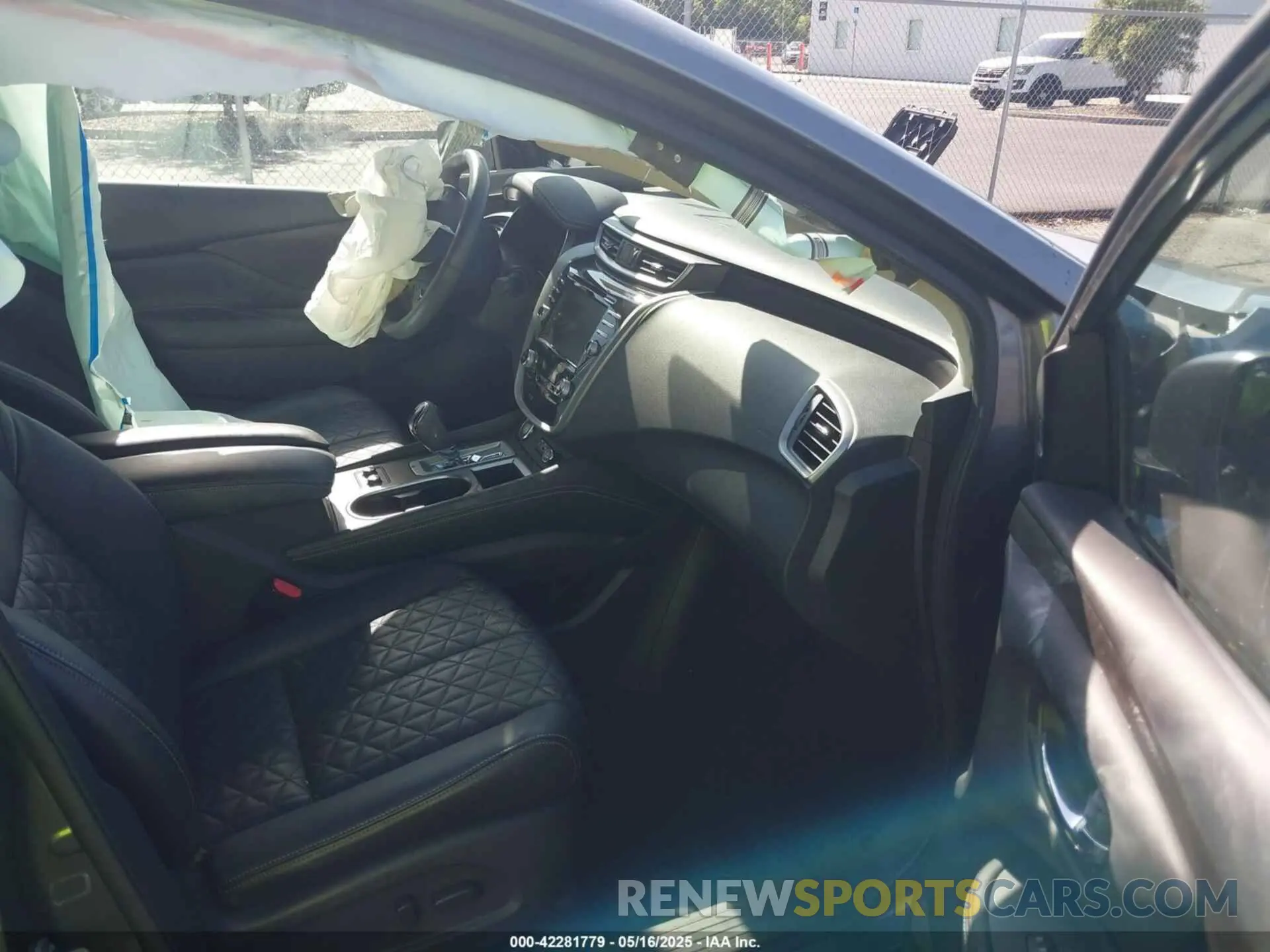5 Photograph of a damaged car 5N1AZ2DJ4MC108677 NISSAN MURANO 2021