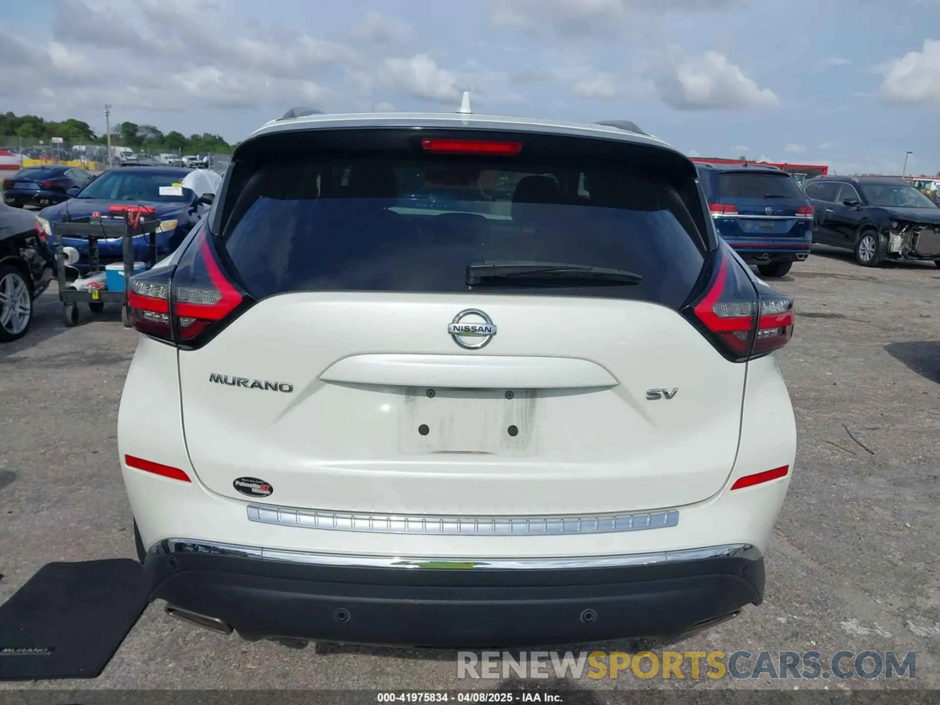 17 Photograph of a damaged car 5N1AZ2BJ3NC117536 NISSAN MURANO 2022