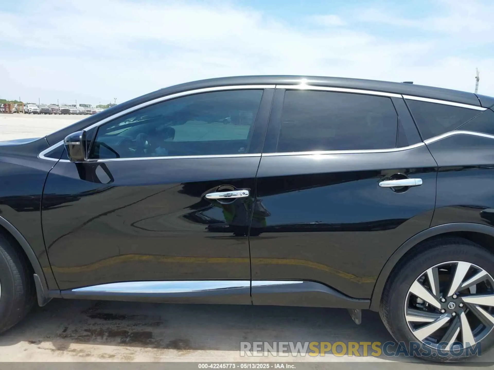 13 Photograph of a damaged car 5N1AZ2CJ4NC116622 NISSAN MURANO 2022